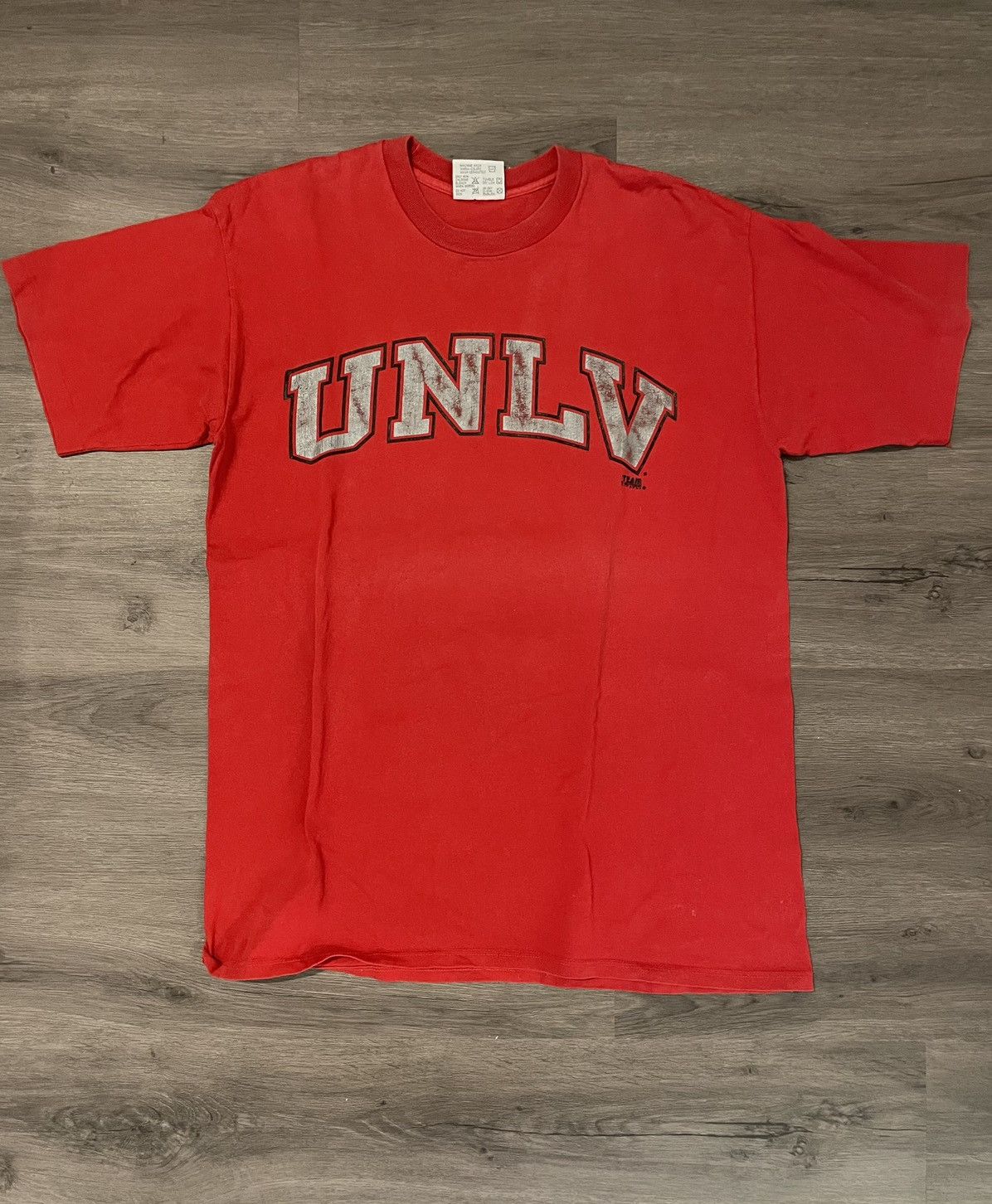 Vintage Vintage College “UNLV Spell out ” T-shirt (Sz. XL) Size US XL / EU 56 / 4 - 1 Thumbnail