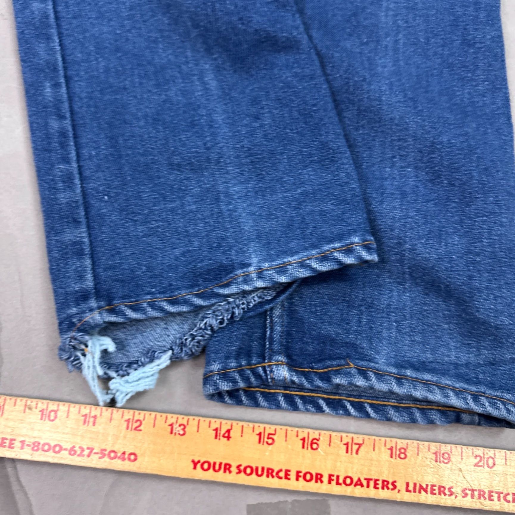Levi's VINTAGE Levi's Jeans Mens 34x32 Blue 90s Denim Pants 547 Faded Levi's 500 Series 5-Pocket Regular Medium Wash 32in Inseam Mens Jeans Size US 34 / EU 50 - 7 Thumbnail