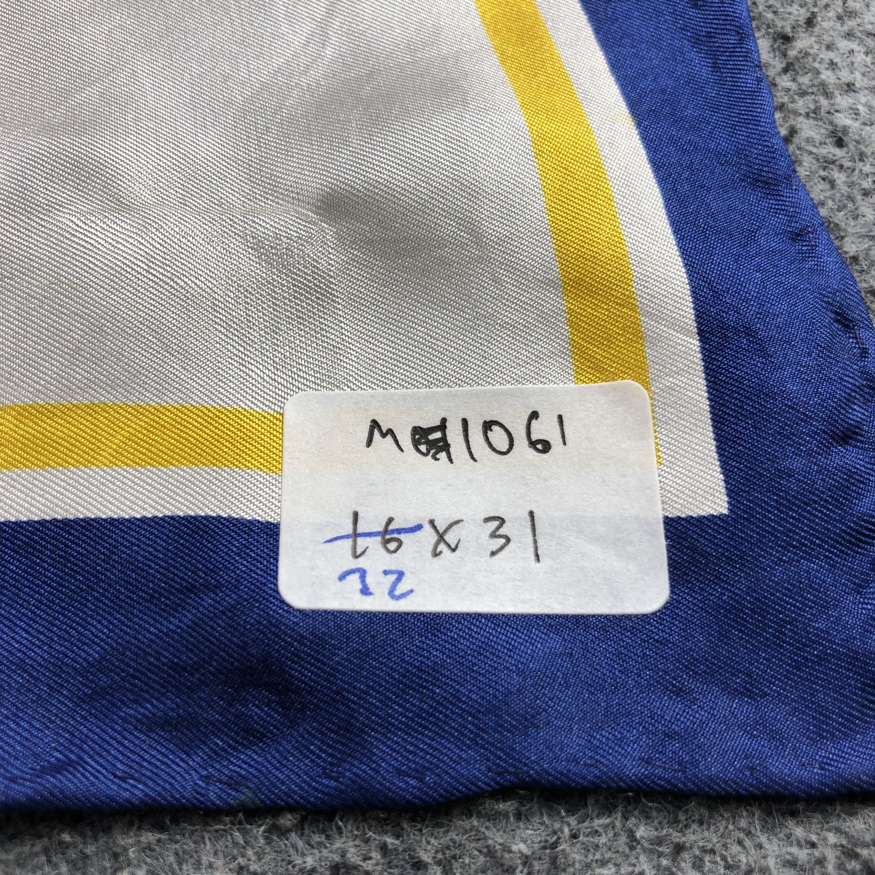Vintage Abstract Hand Rolled Silk Scarf M1061 Size ONE SIZE - 13 Thumbnail