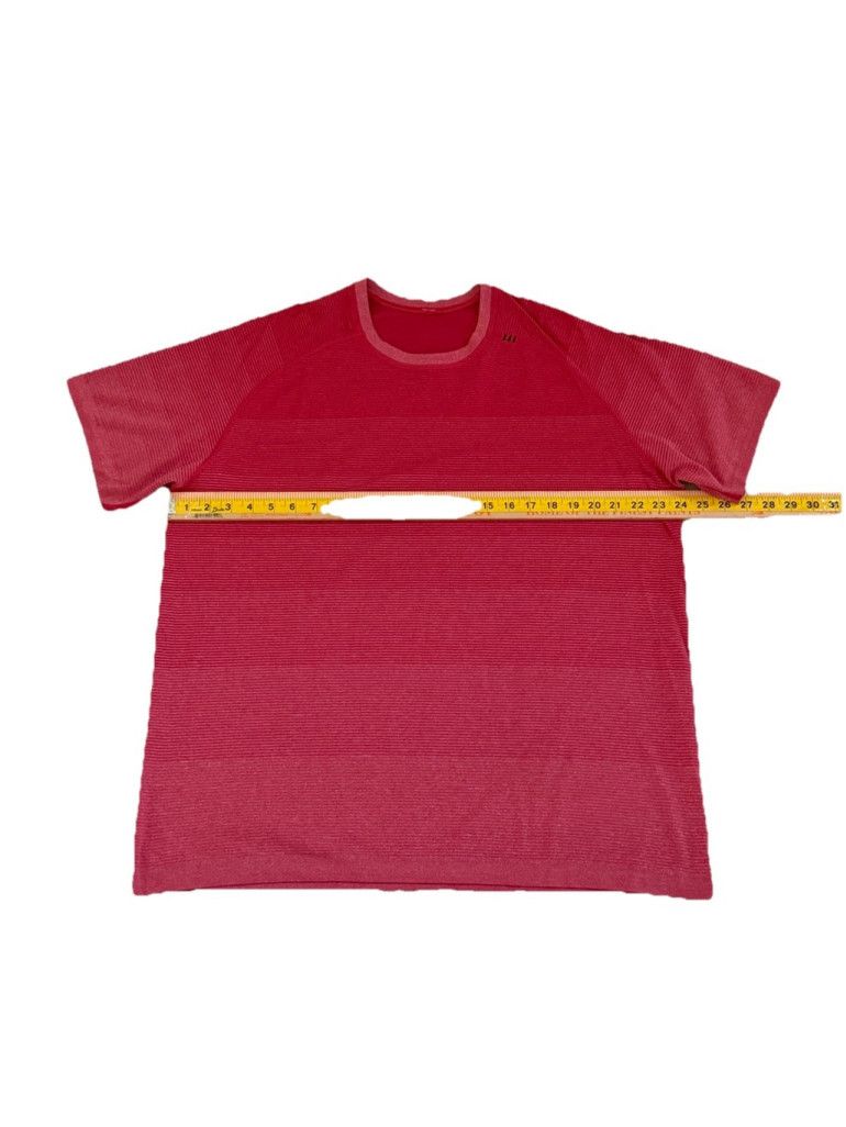 Lululemon LULULEMON METAL VENT V-NECK SHORT SLEEVE STRIPED RED SZ XXL Size US XXL / EU 58 / 5 - 3 Thumbnail
