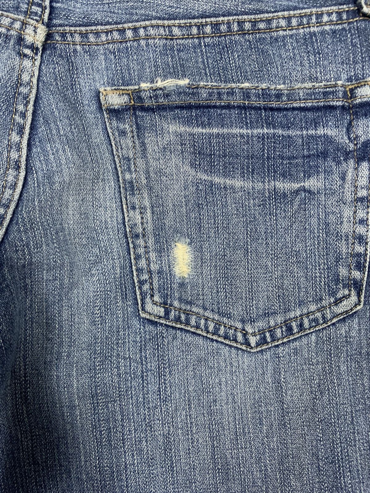 Uniqlo Vintage Y2K Uniqlo Blue Washed Loose Fit Distressed Jeans Size US 30 / EU 46 - 12 Thumbnail