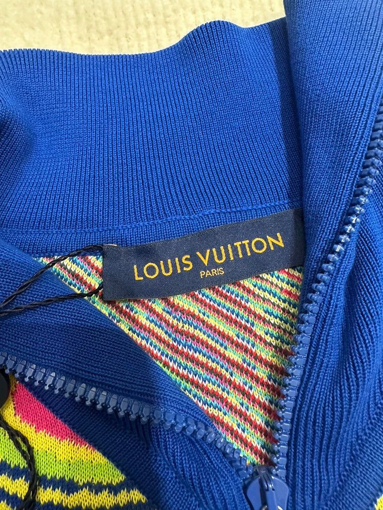 Louis Vuitton Louis Vuitton Logo lapel full print pullover long-sleeve s Size US M / EU 48-50 / 2 - 3 Thumbnail