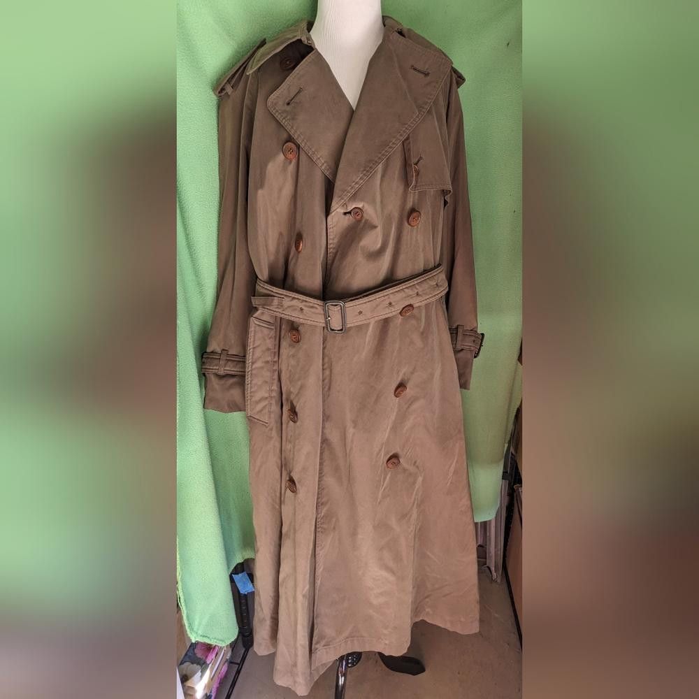 image of Burberry Vintage Trench Coat With Detachable Wool Lining in Green, Women's (Size Small)