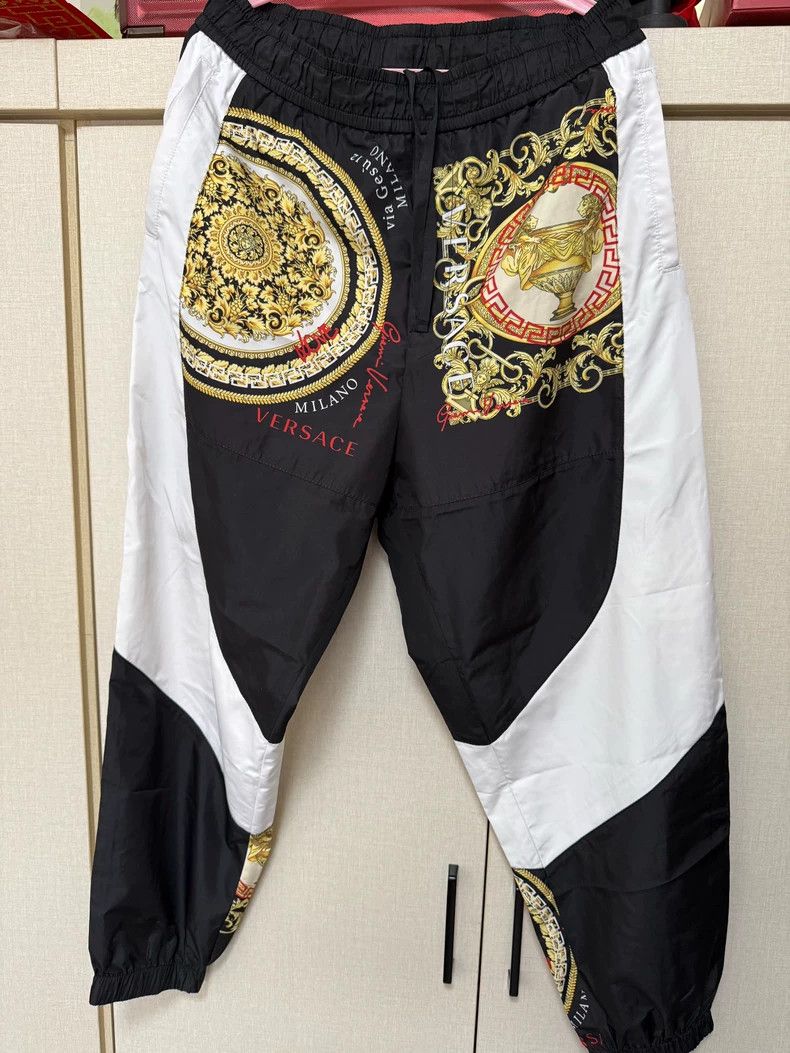 Versace Versace Black and gold printed athleptic pants Size US 34 / EU 50 - 1 Thumbnail