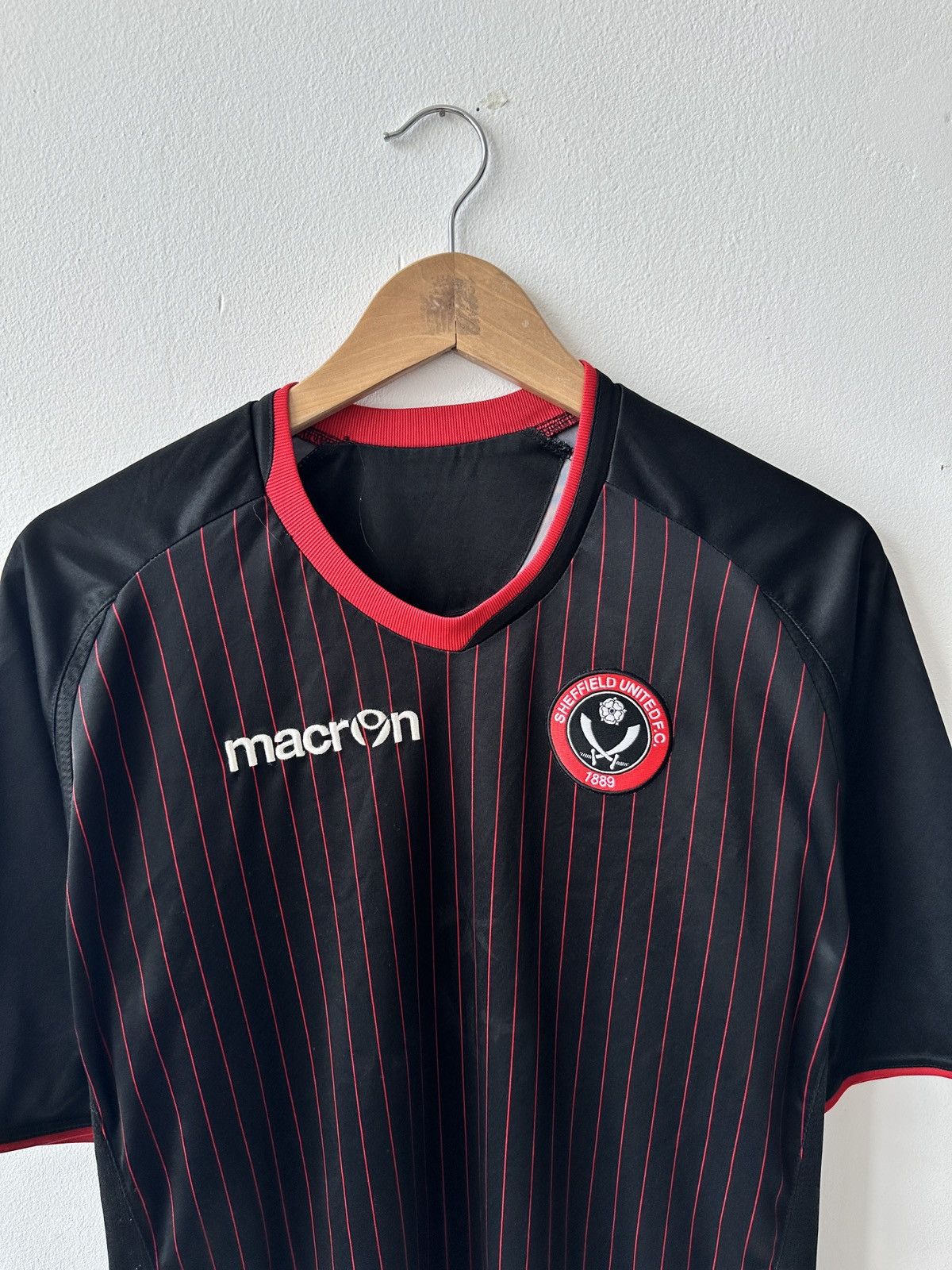 Macron Sheffield United Jersey Away football shirt 2010/11 Macron Size US L / EU 52-54 / 3 - 4 Thumbnail