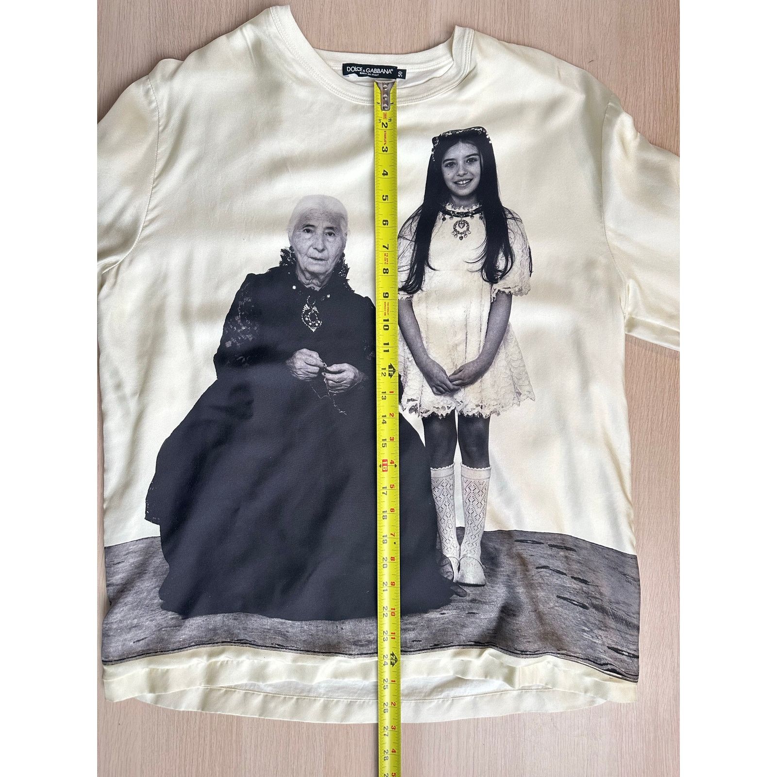 Dolce & Gabbana Rare Dolce and Gabbaba L/S Beige Silk Tee "#dgFamily" - Mint Size US M / EU 48-50 / 2 - 9 Thumbnail
