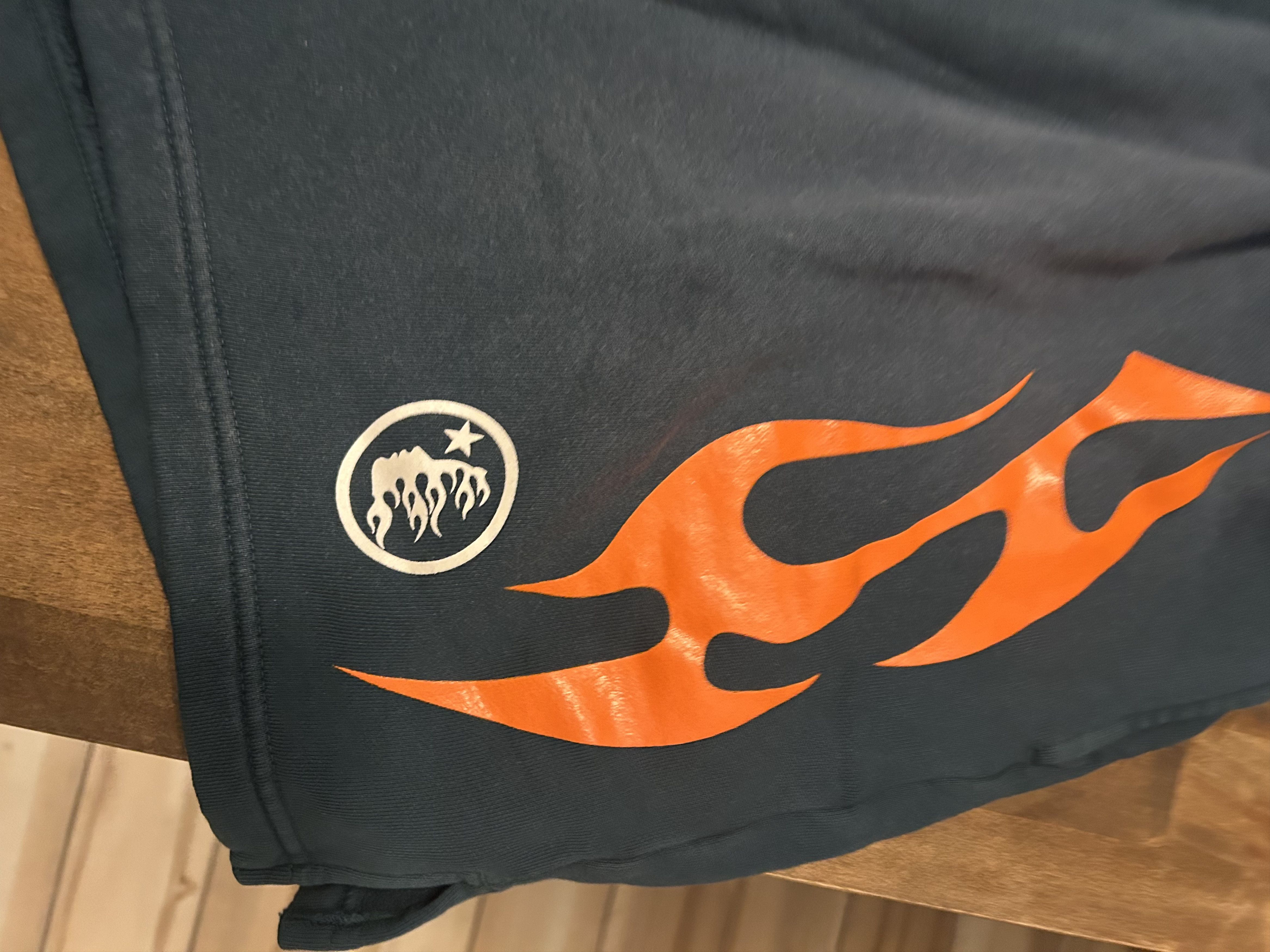 HELLSTAR Hellstar Studios XL Green Shorts Orange Flame Graphic Size US 37 - 2 Thumbnail