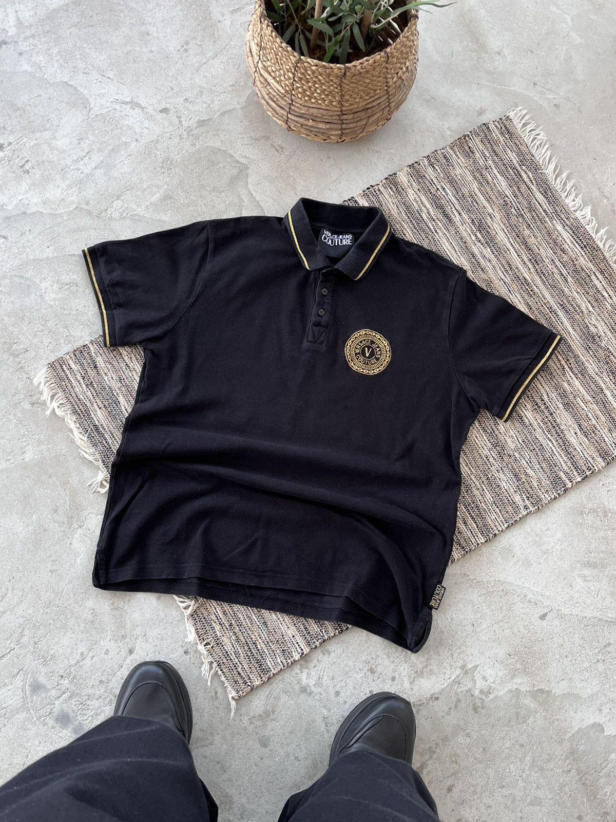 Versace Jeans Couture Vintage Versace Jeans Couture Black Gold Luxury Polo Tshirt Size US XXL / EU 58 / 5 - 1 Thumbnail