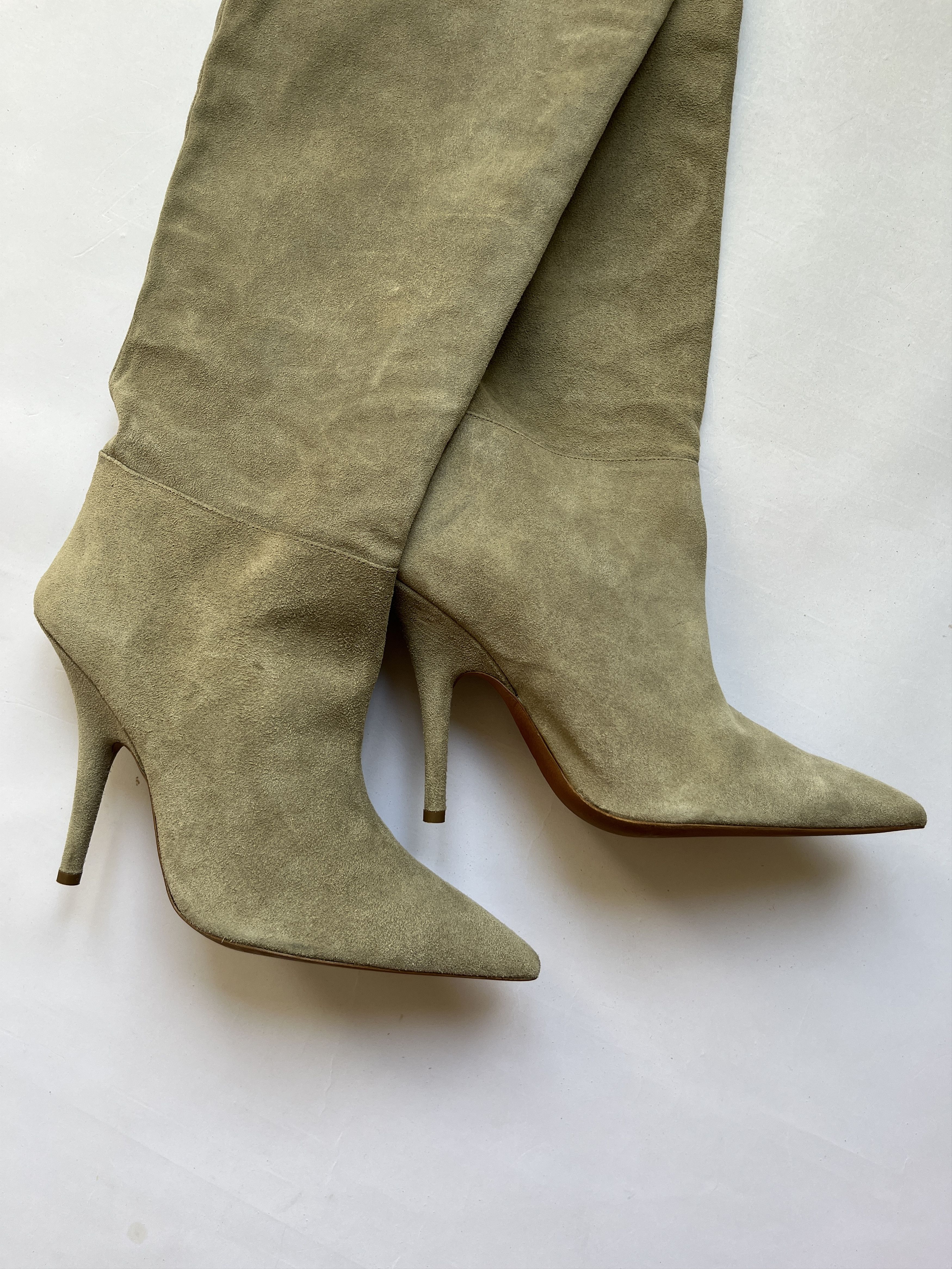 Yeezy ⚡️QUICK SALE⚡️2018 Yeezy Season 7 Beige Suede High Boots Size US 9 / IT 39 - 2 Thumbnail