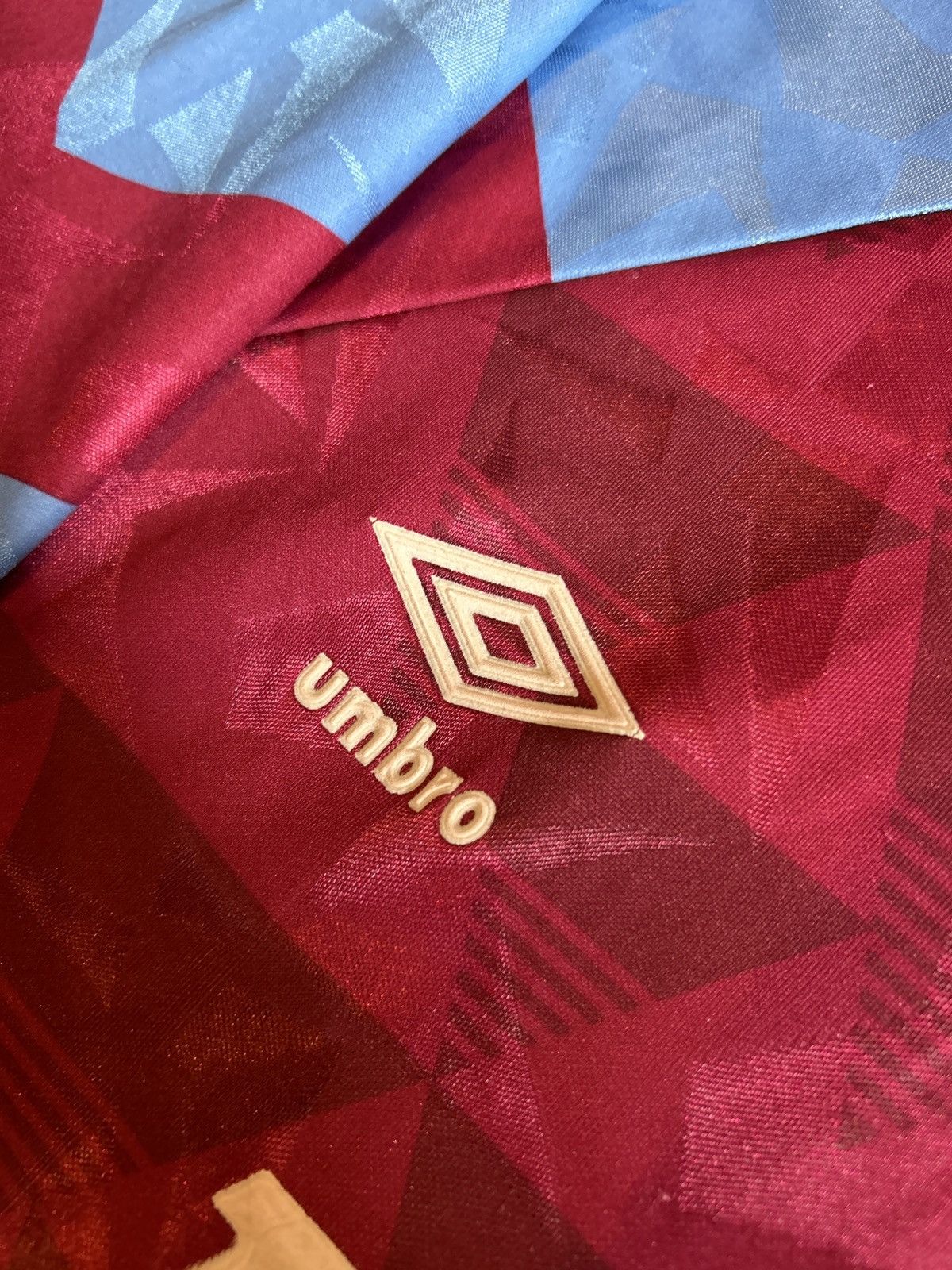 Umbro 91/92 Aston Villa FC Home Shirt Size US XL / EU 56 / 4 - 6 Thumbnail