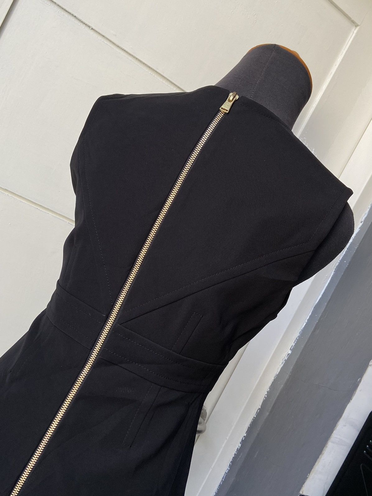 Louis Vuitton LOUIS VUITTON Black Midi Dress Size XS / US 0-2 / IT 36-38 - 21 Thumbnail