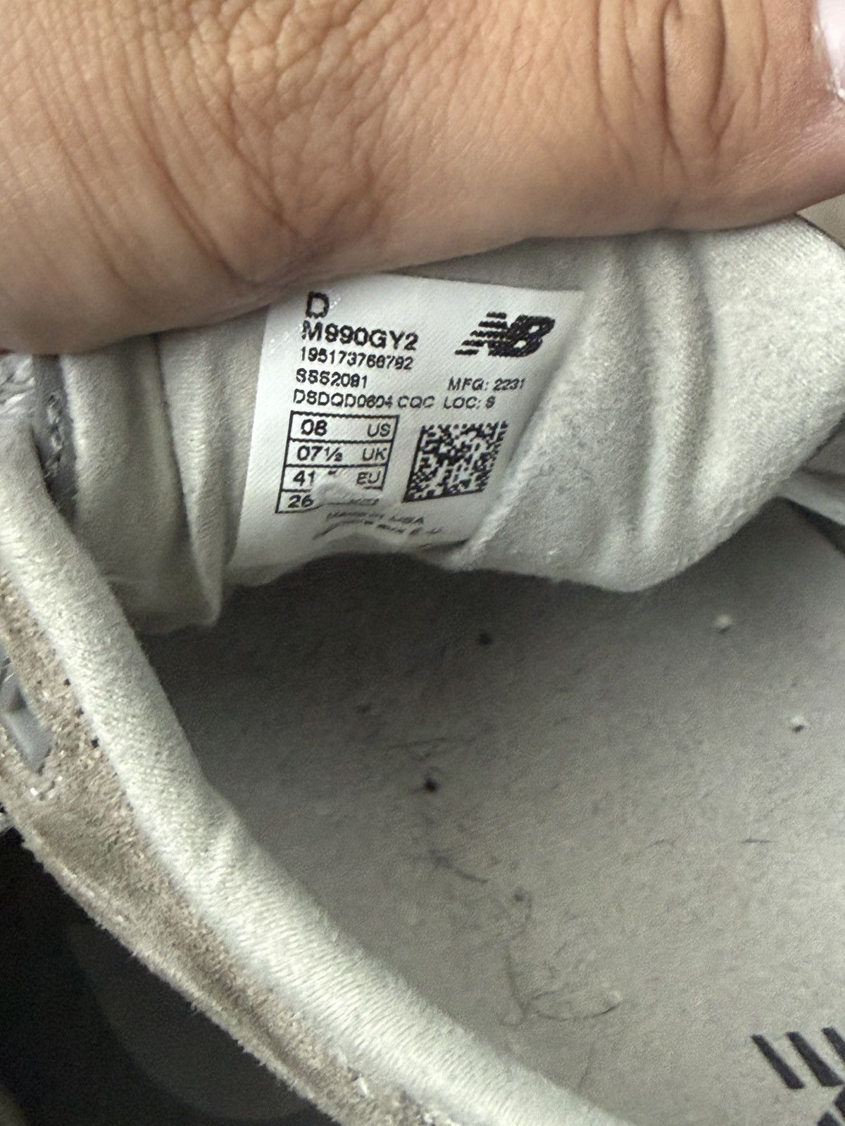 New Balance NEW BALANCE 990V2 Size US 8 / EU 41 - 5 Thumbnail