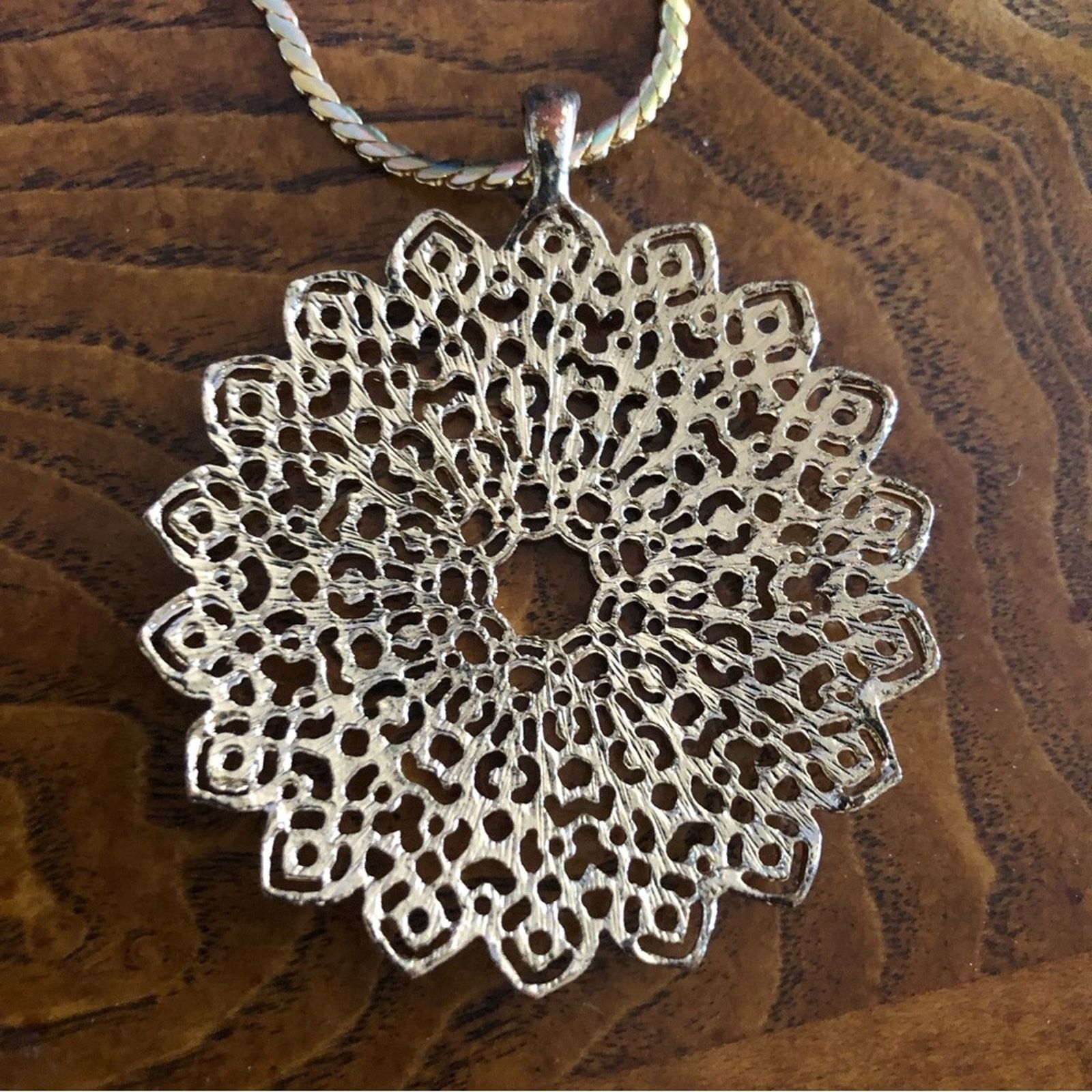Vintage Vintage filigree pendant on gold braided chain necklace Size ONE SIZE - 10 Thumbnail