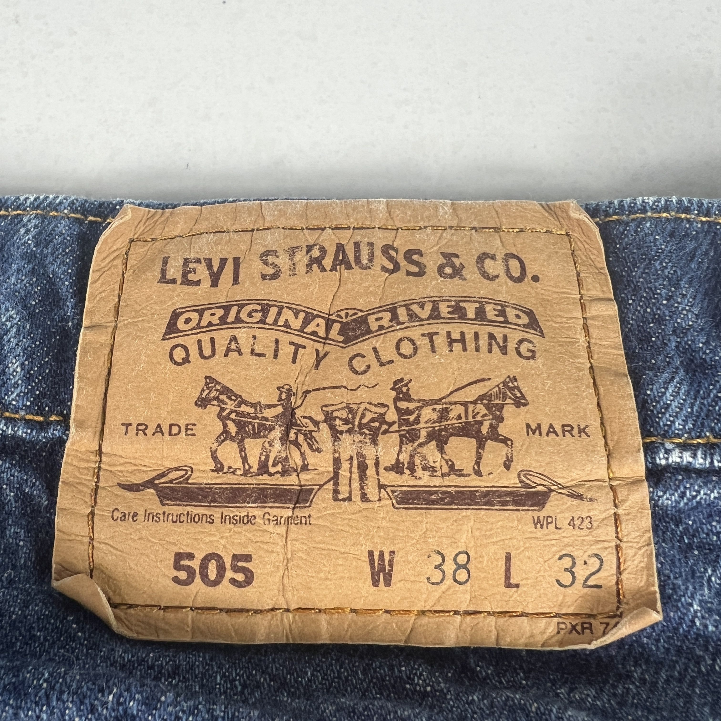 Levi's × Vintage VTG 90s Levi's Jean 505 Straight Dark Blue Denim Orange Tab Size US 37 - 13 Thumbnail