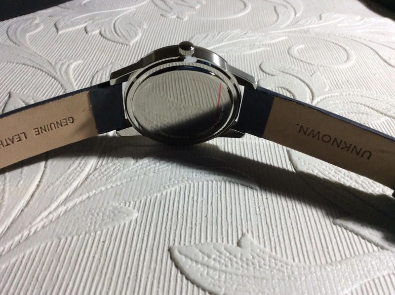 Designer Unknown men's silver dial leather strap watch Size ONE SIZE - 7 Thumbnail