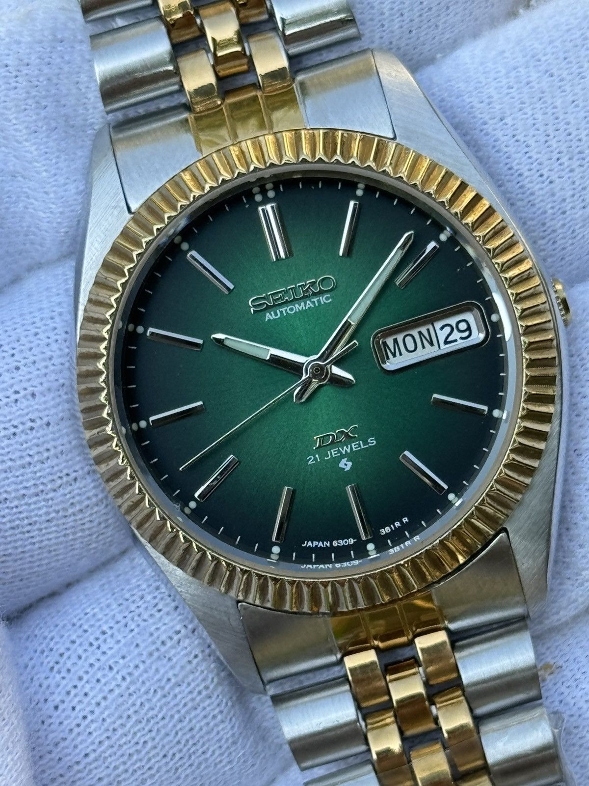 Seiko Seiko 5 DX Fluted Bezel Automatic 6309 Japanese mens Watch Size 36 - 1 Thumbnail