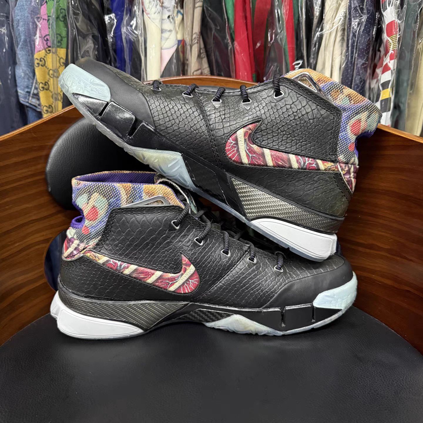 Nike Nike Kobe 1 Basketball Shoes K15 Size US 9.5 / EU 42-43 - 7 Thumbnail