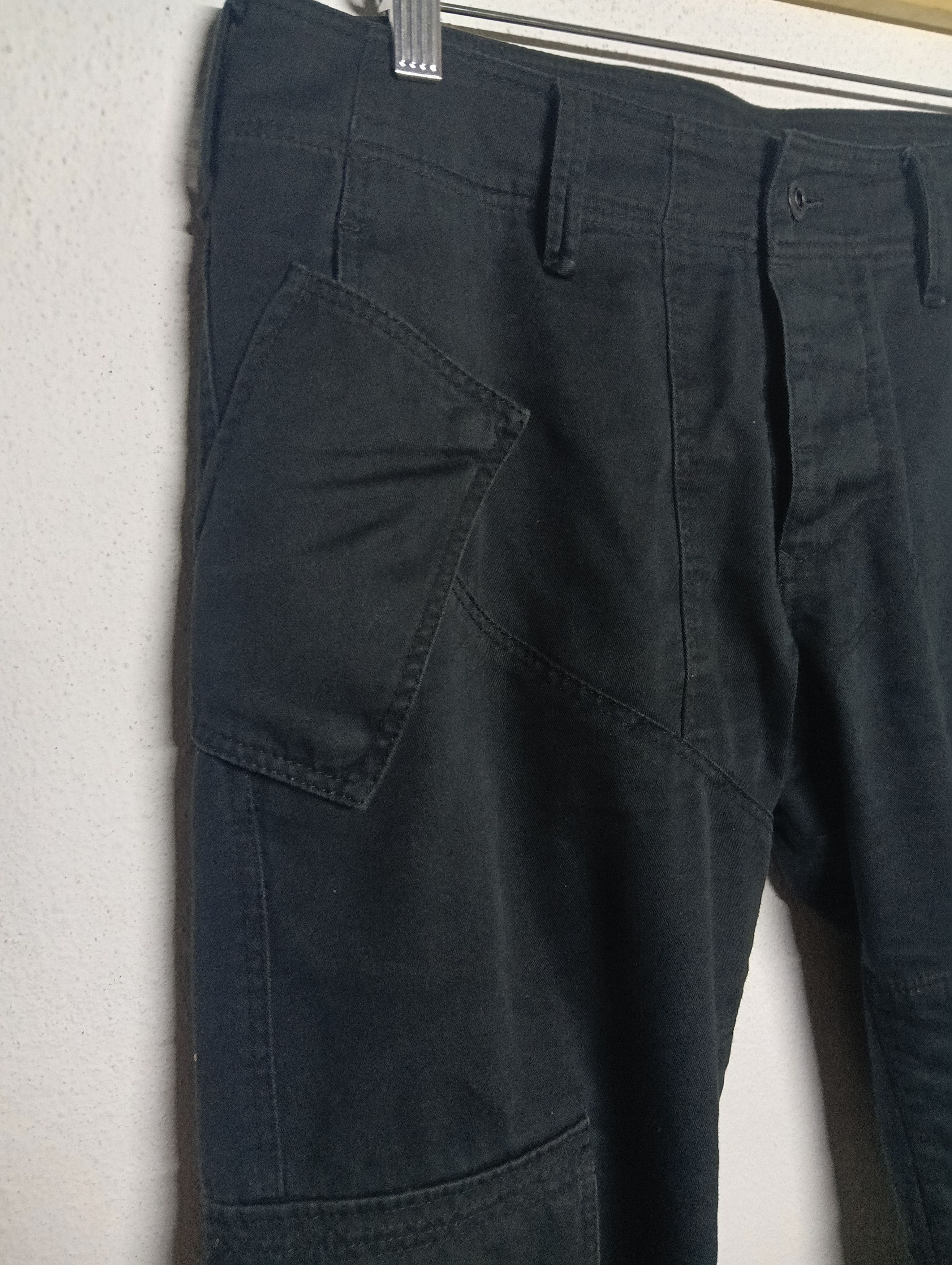 Black Barrett × Neil Barrett black barrett by neil barrett tactical cargo 3/4 pants Size US 32 / EU 48 - 6 Thumbnail