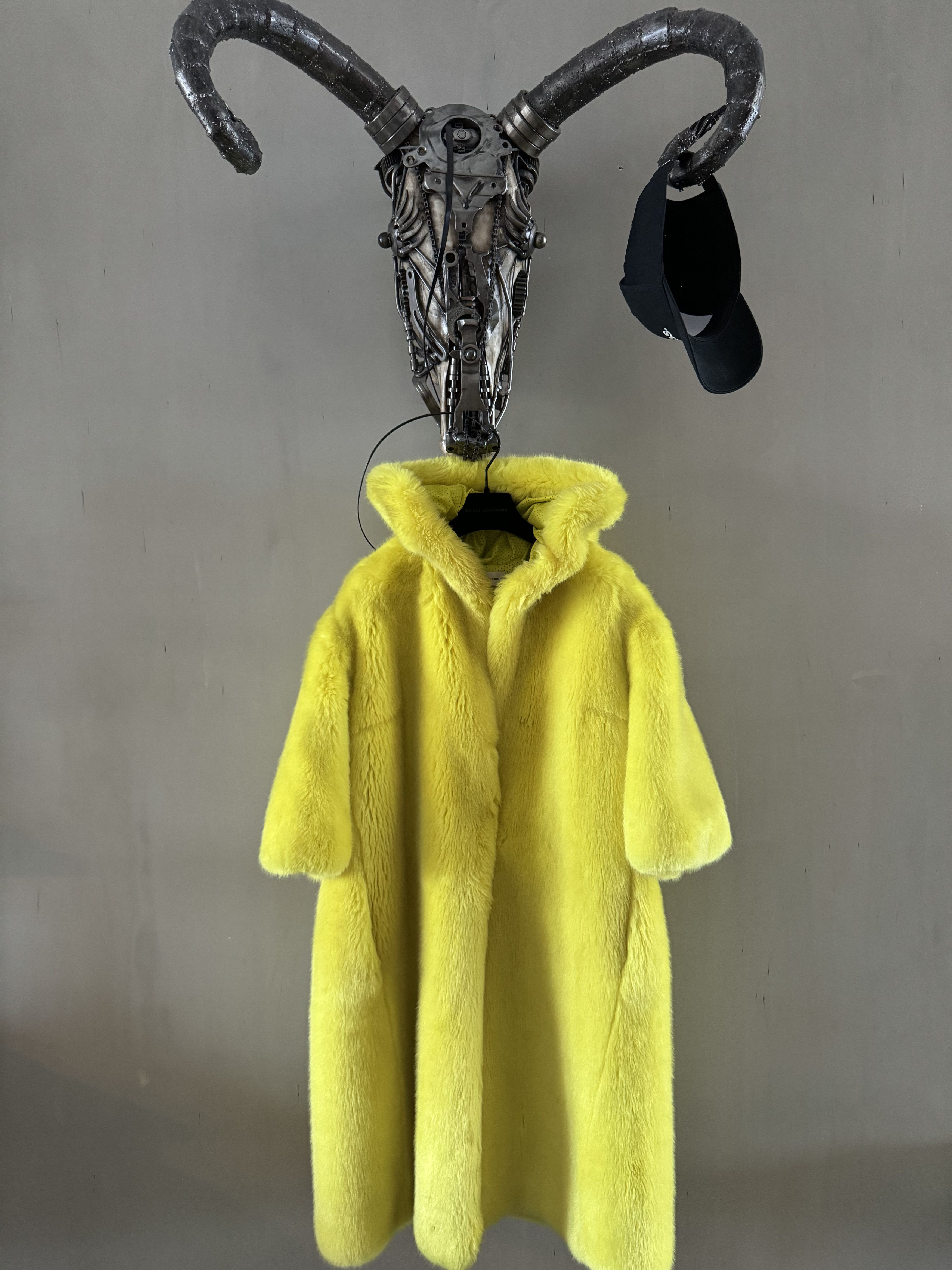 Faith Connexion NEW OVERSIZED YELLOW FUR COAT Size M / US 6-8 / IT 42-44 - 3 Thumbnail