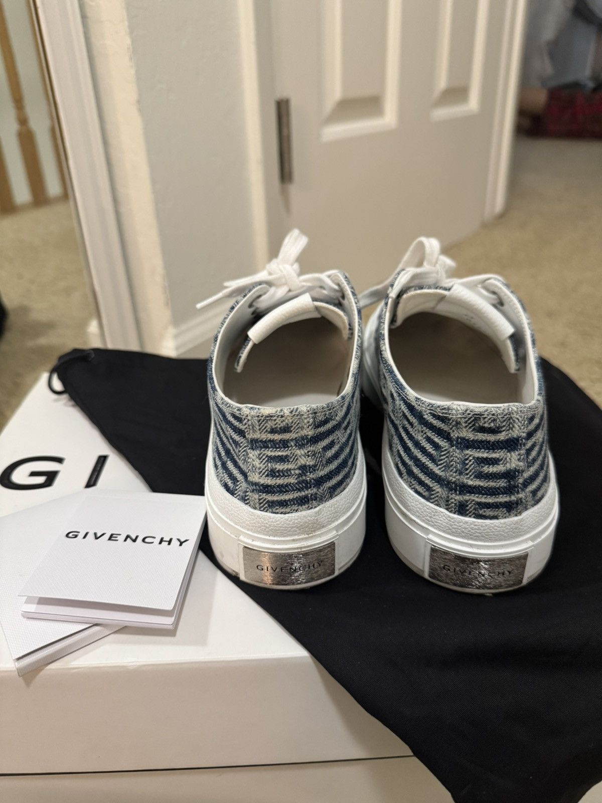 Givenchy Givenchy Blue City Low-Top Sneakers Size US 8 / IT 38 - 2 Thumbnail