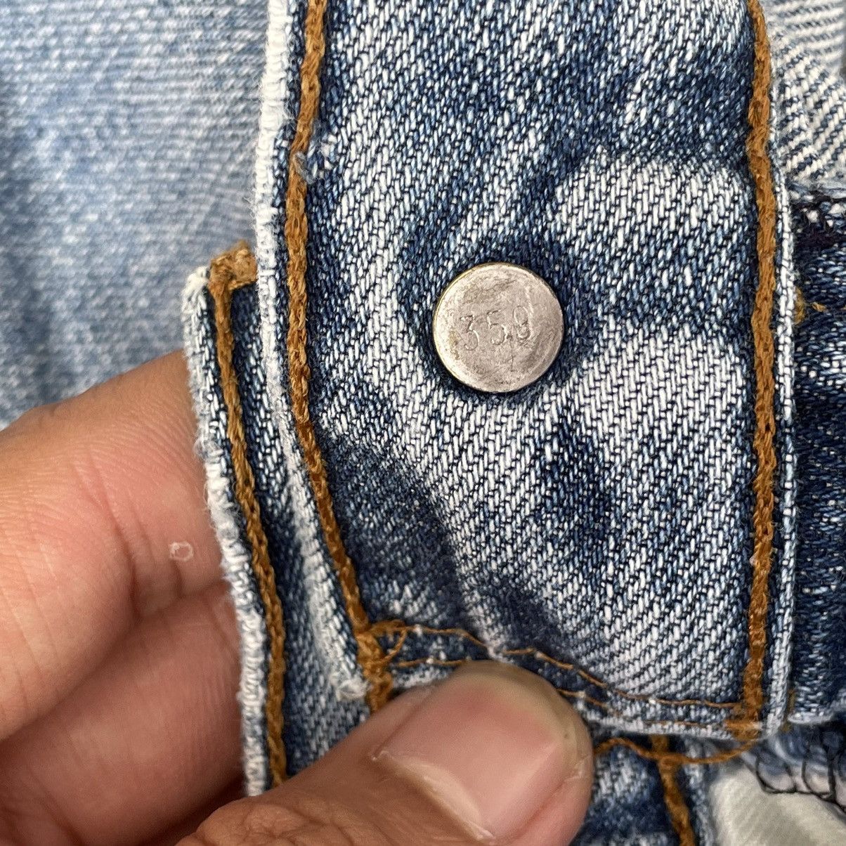 Levi's × Levi's Vintage Clothing “DISTRESSED SELVEDGED LEVIS” RARE WHITELINE SELVEDGE DENIM Size US 30 / EU 46 - 7 Thumbnail