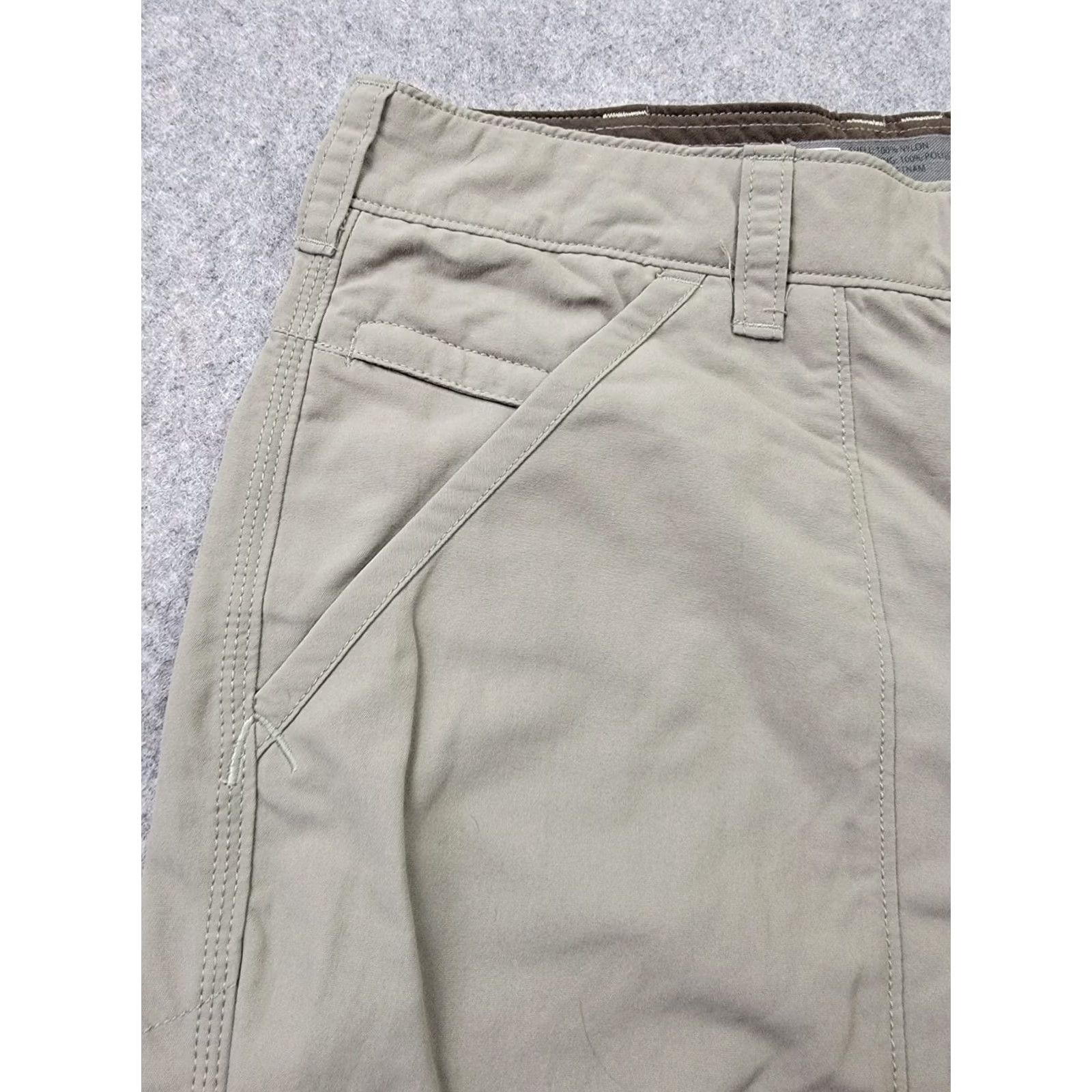 Vintage REI Shorts Bermuda Length 32 Brown Nylon UPF 50+ Pockets Mens Outdoor Vintage Size US 32 / EU 48 - 2 Thumbnail