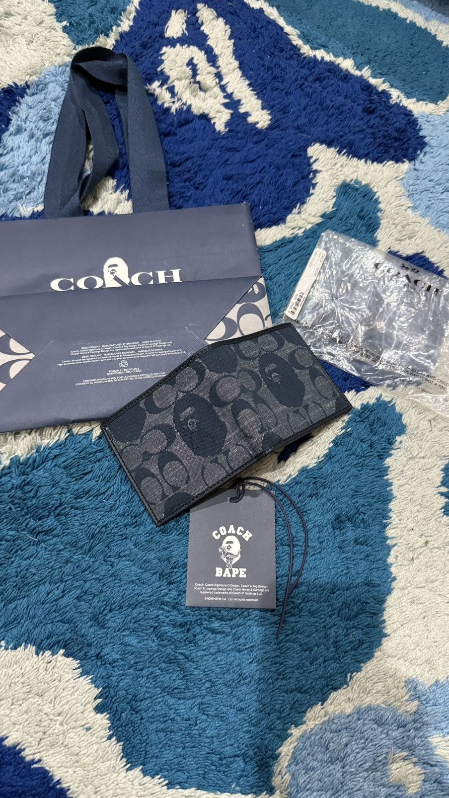 Bape × Coach Bape x Coach Wallet Deadstock Rare Size ONE SIZE - 3 Thumbnail