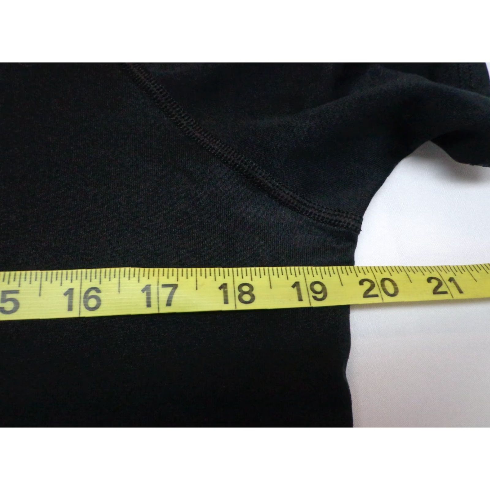 Under Armour Under Armour T-Shirt HeatGear Black Adult Medium Short Sleeve Crew Neck Athletic Regular Mens Size US M / EU 48-50 / 2 - 4 Thumbnail