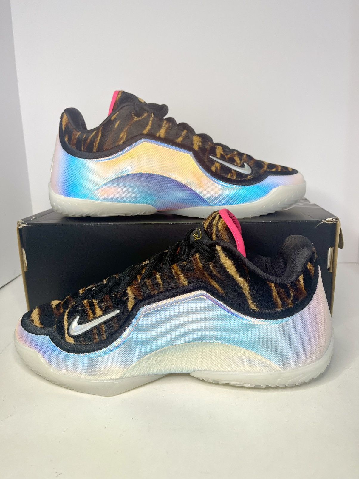 Nike Nike LeBron 23 EP Heatwave Iridescent Size 9 IO1115-100 Size US 9 / EU 42 - 1 Thumbnail