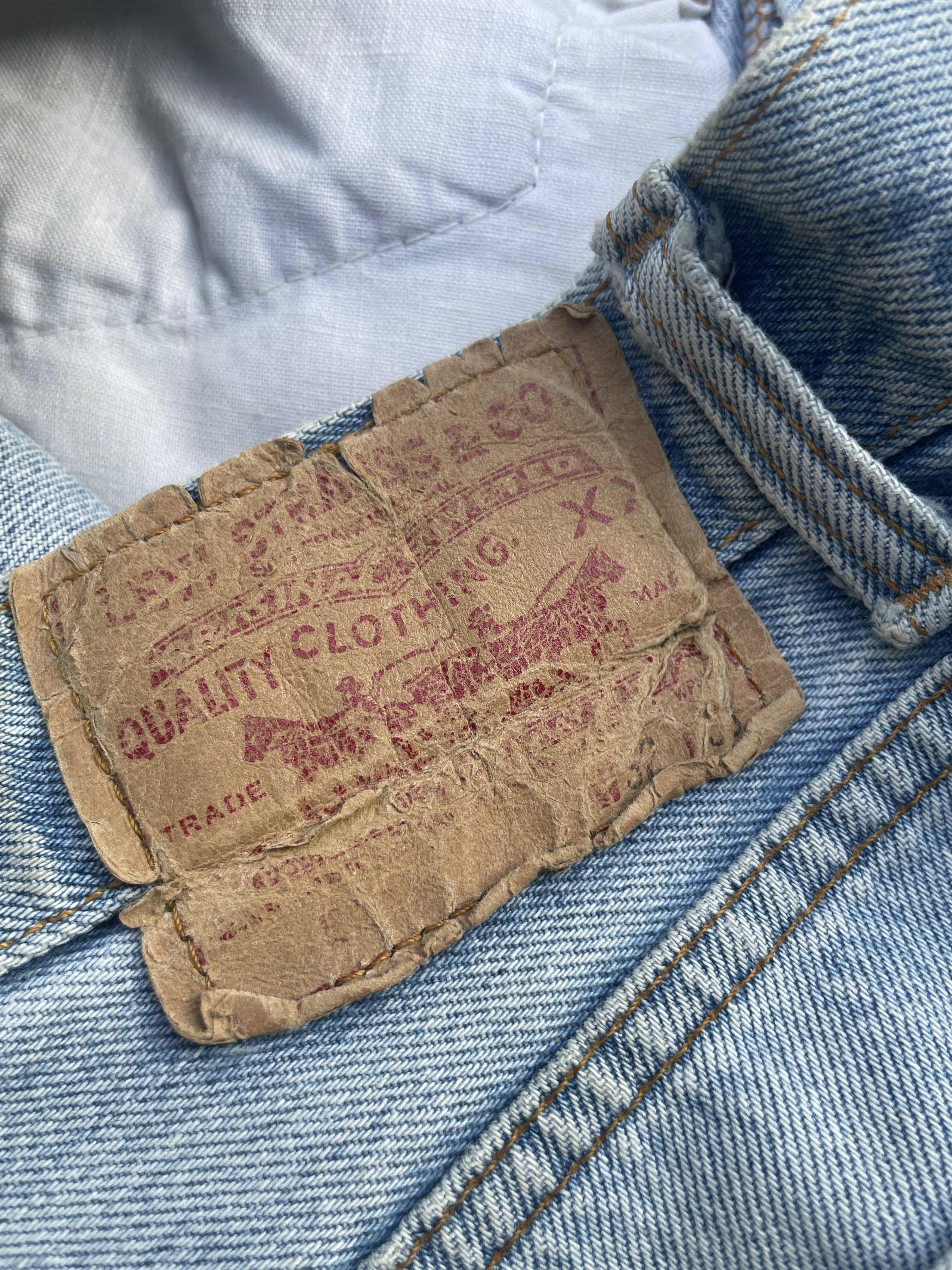 Levi's Vintage 1992 Levis 501 e Faded Distresed Denim Size US 31 - 9 Thumbnail