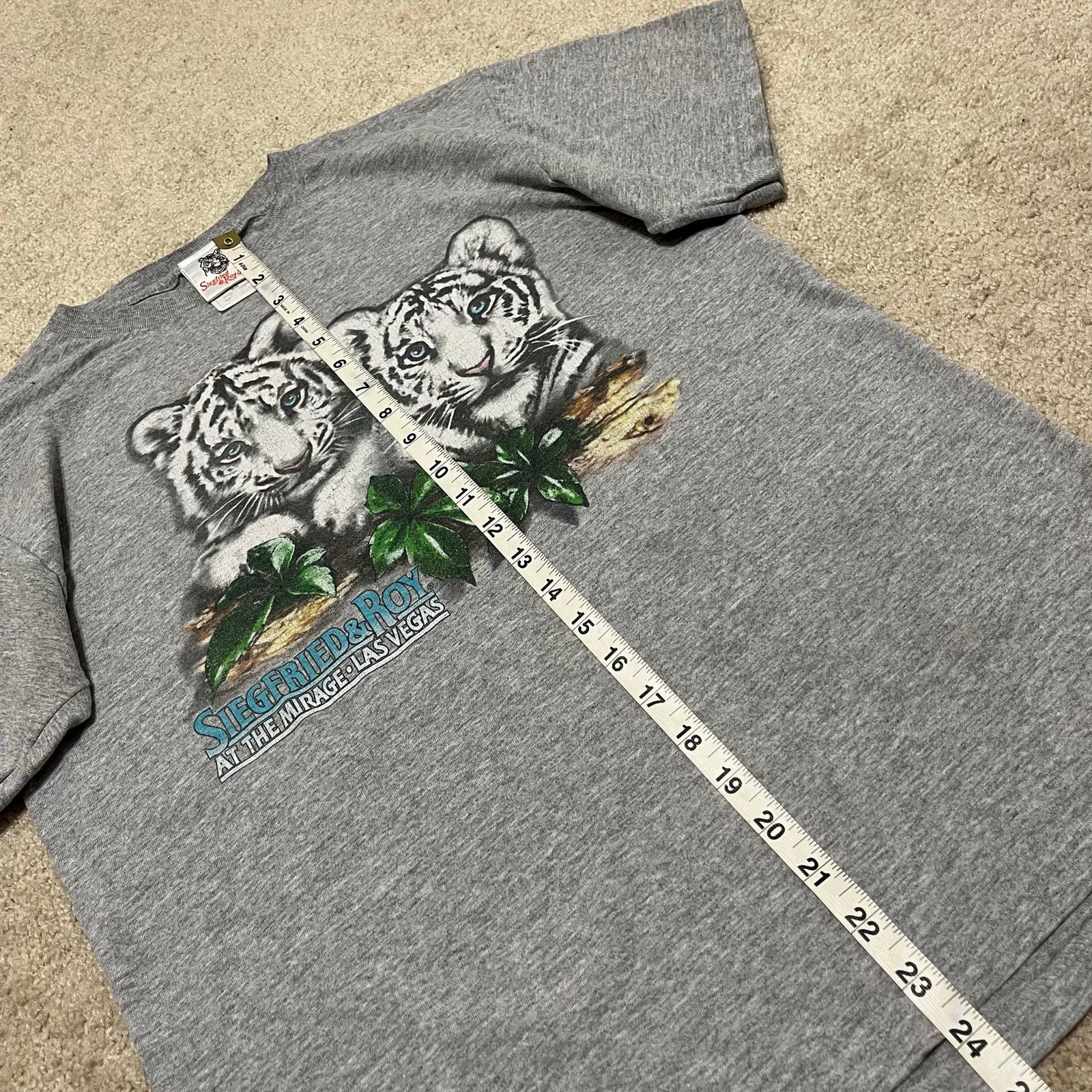 Fruit Of The Loom Siegfried & Roy White Tiger Graphic Grey Tee Las Vegas Med Size US M / EU 48-50 / 2 - 5 Thumbnail