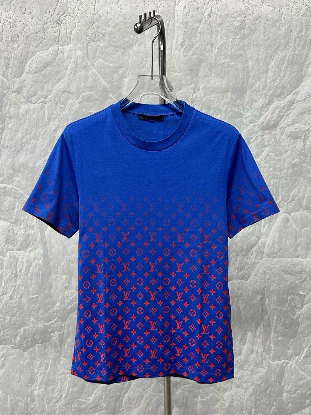 Louis Vuitton Louis Vuitton Gradient Monogram T-Shirt Size M Size US M / EU 48-50 / 2 - 1 Thumbnail
