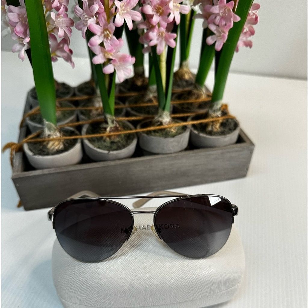 Michael Kors Michael Kors Blair I sunglasses in very condition Size ONE SIZE - 3 Thumbnail