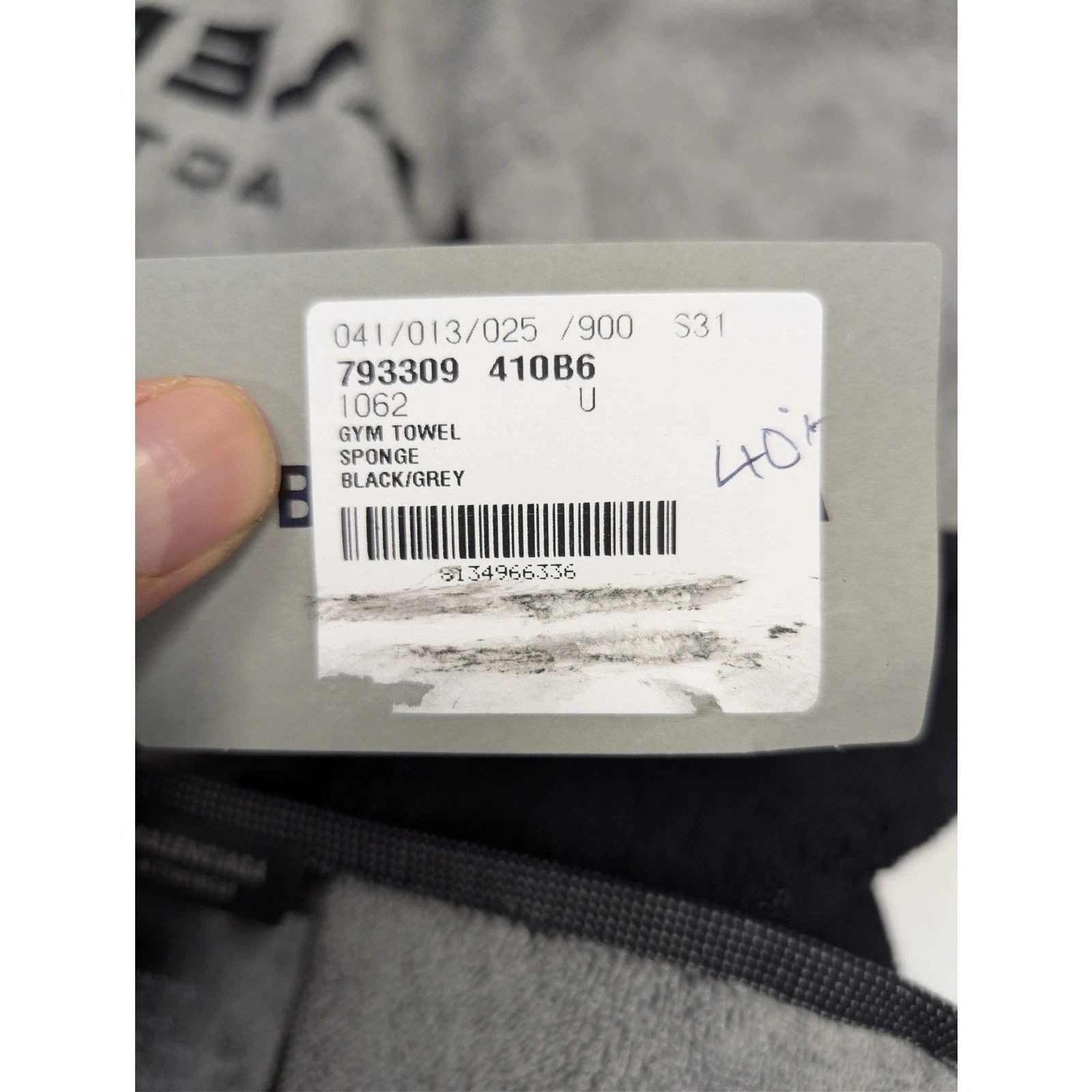 Balenciaga o1rshd1 Sponge Gym Towel in Black/Grey Size ONE SIZE - 17 Thumbnail