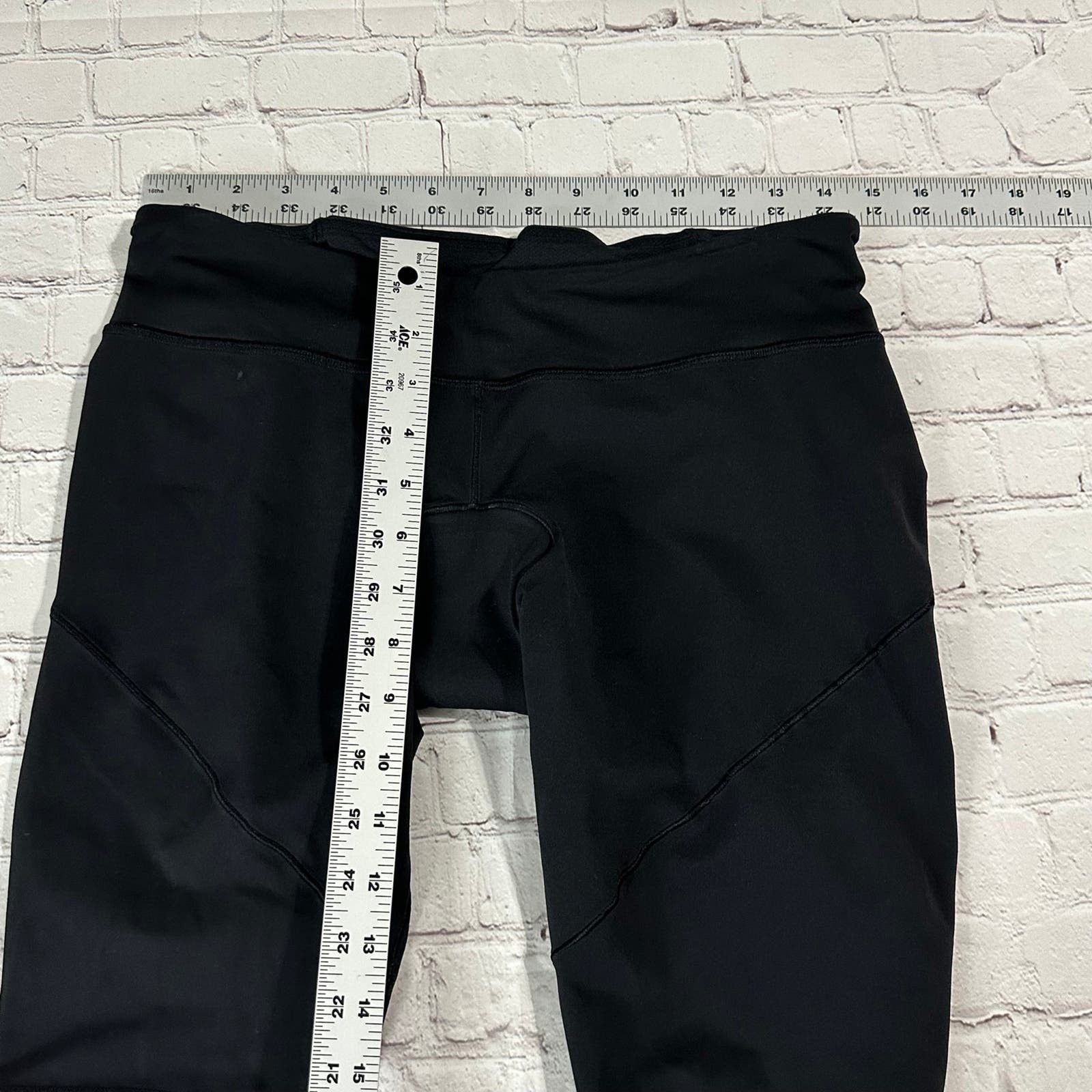 Lululemon Lululemon cycling biker shorts with padding Size 32" / US 10 / IT 46 - 10 Thumbnail