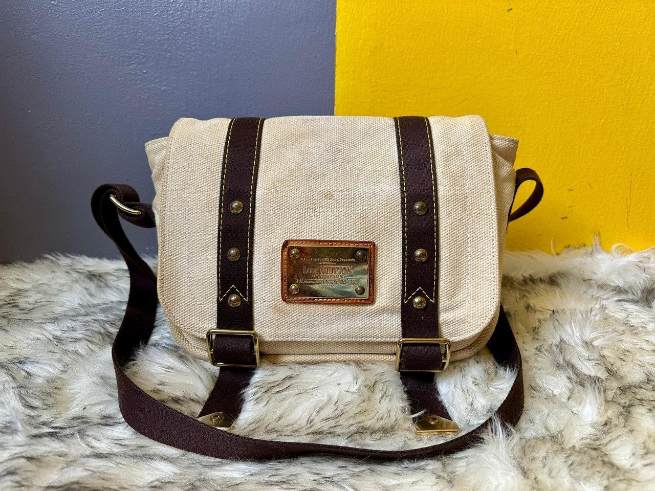 Louis Vuitton Authentic Louis Vuitton Antigua Besace PM Flap Crossbody Size ONE SIZE - 1 Thumbnail