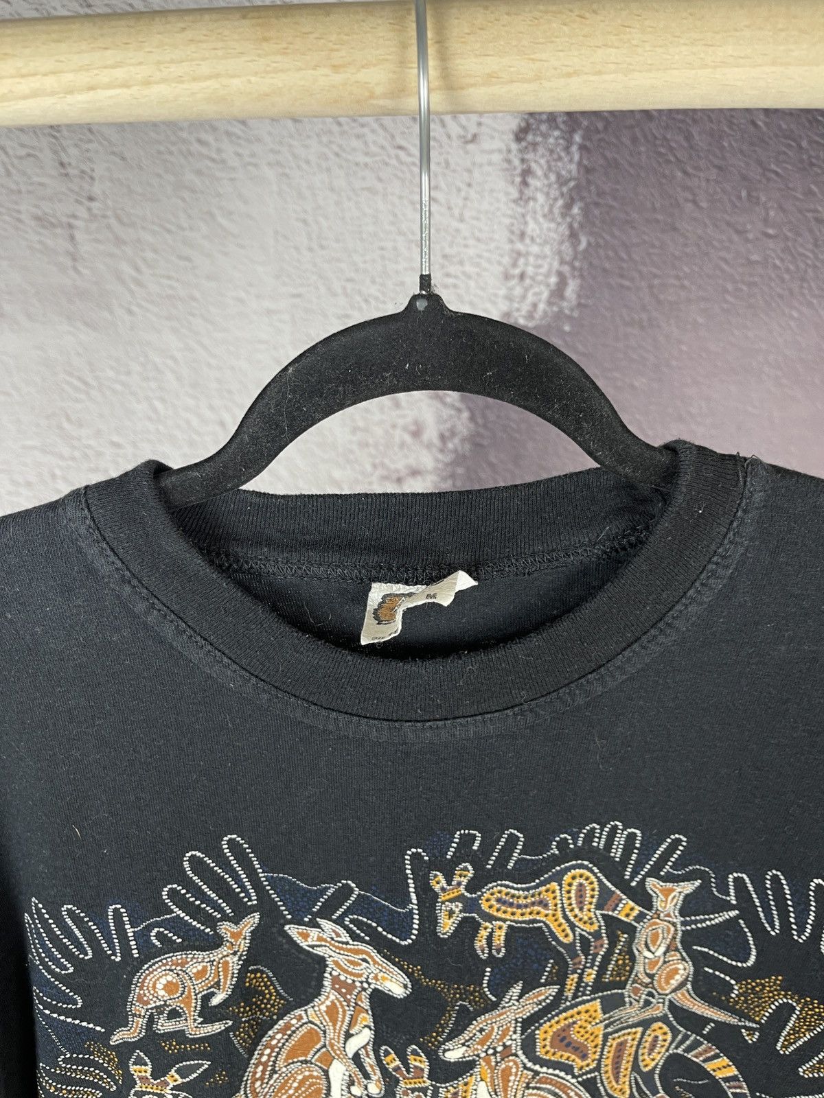 Vintage Authentic Aboriginal Art Kangaroos Survive Australia tee Size US M / EU 48-50 / 2 - 6 Thumbnail