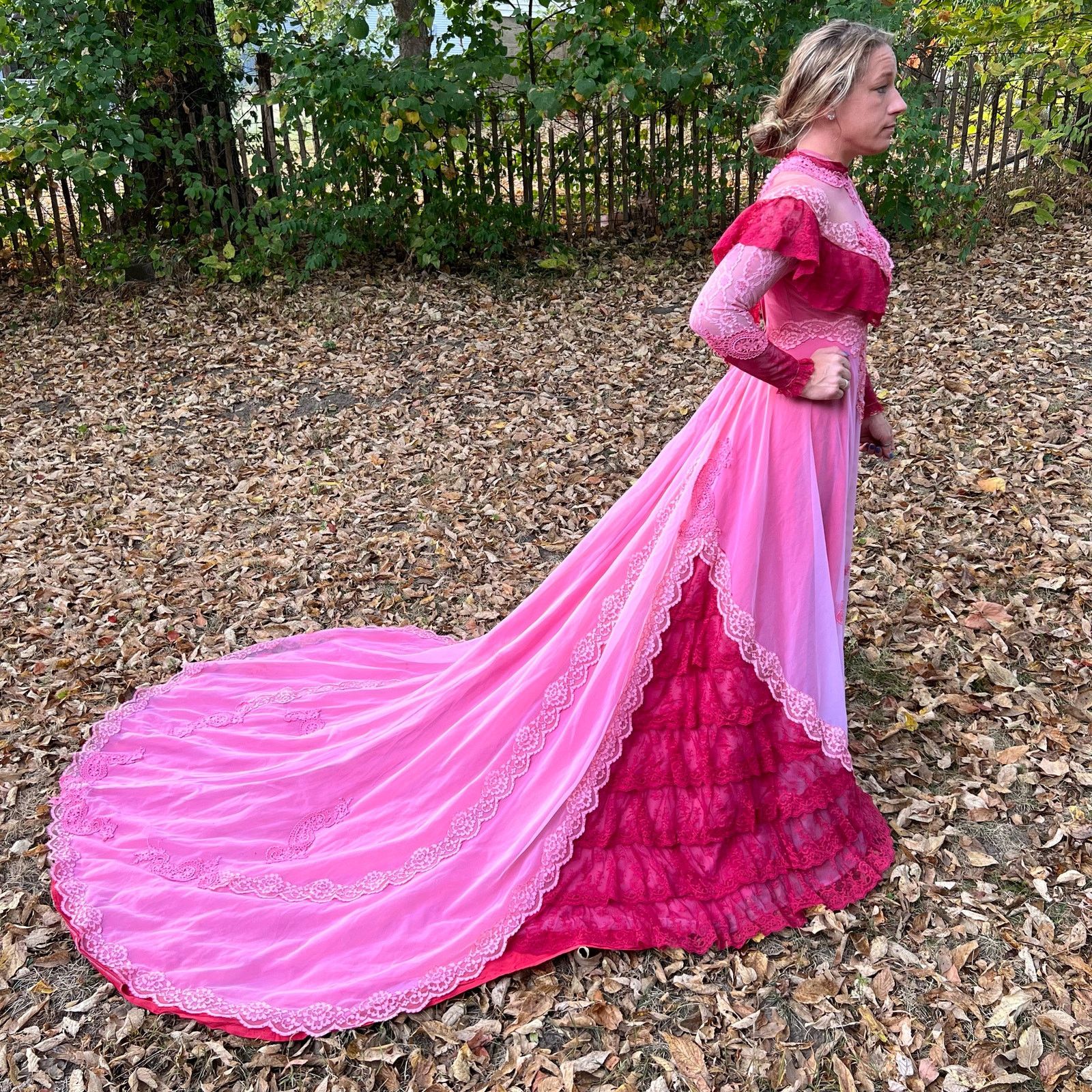 Vintage 70s Victorian illusion lace ruffle pink red wedding dress Size M / US 6-8 / IT 42-44 - 3 Thumbnail