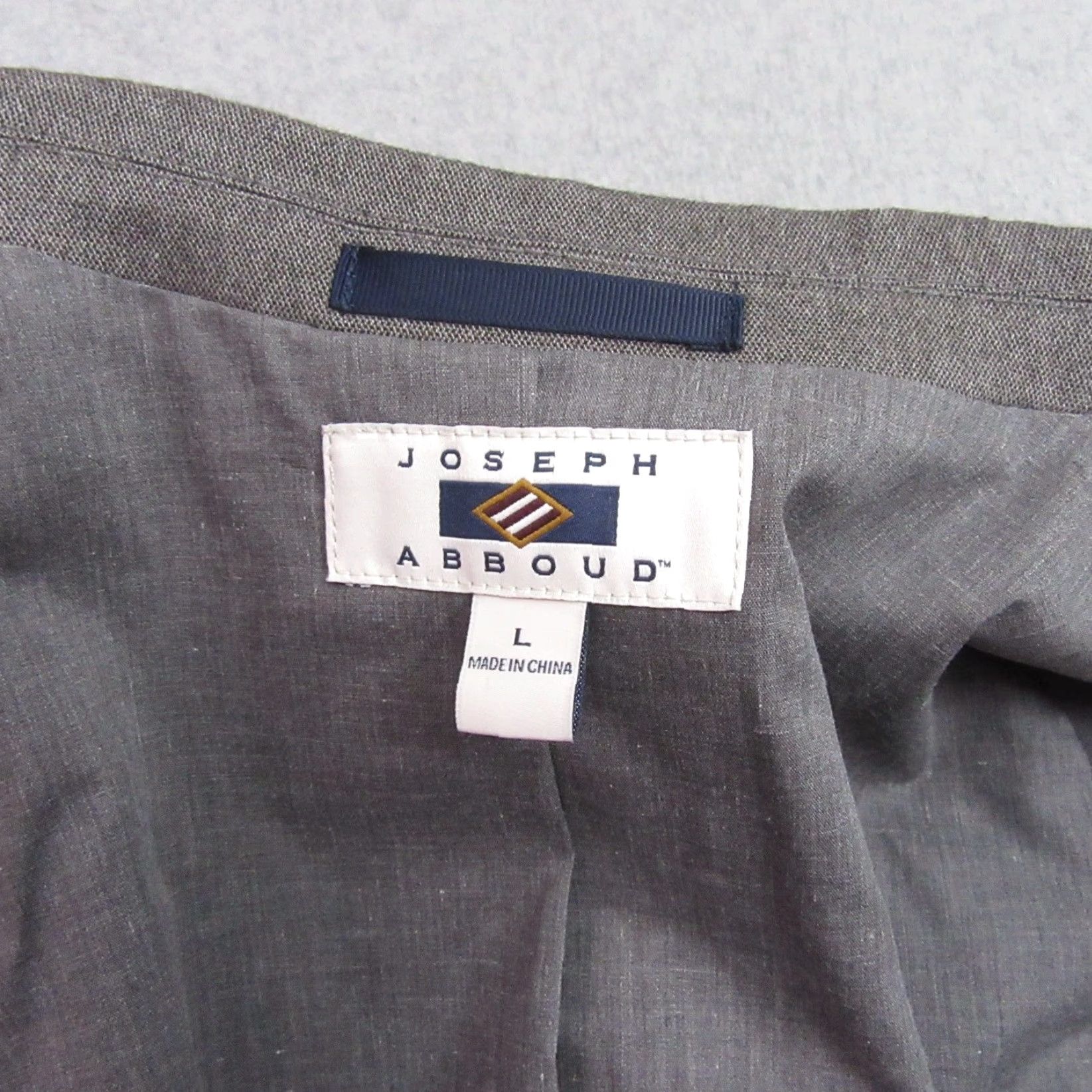 Joseph Abboud VINTAGE Joseph Abboud Sport Coat L 42R Gray Peak Collar Unstructured Mens Regular Fit Short description? Size US L / EU 52-54 / 3 - 5 Thumbnail