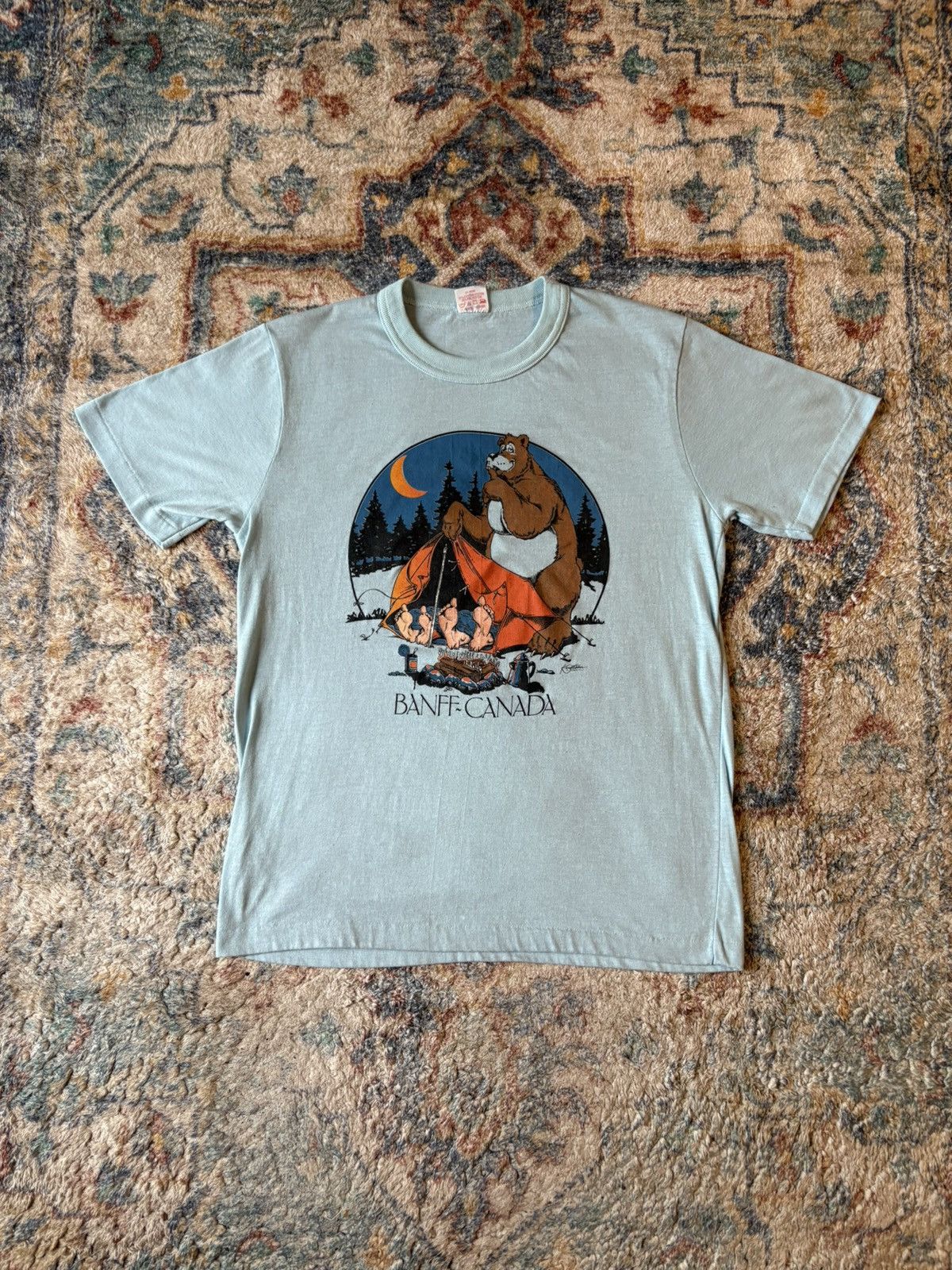 Vintage Vintage 80s Banff Camping Bear Humour T-shirt Medium Size US M / EU 48-50 / 2 - 1 Thumbnail