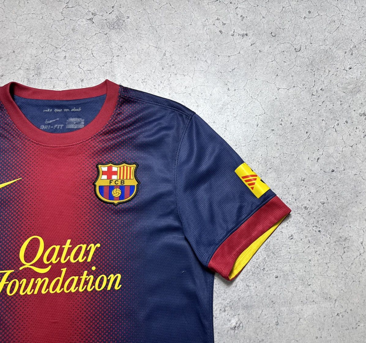Nike Nike FC Barcelona Vintage Soccer Jersey 2012/2013 Y2K Size US S / EU 44-46 / 1 - 5 Thumbnail