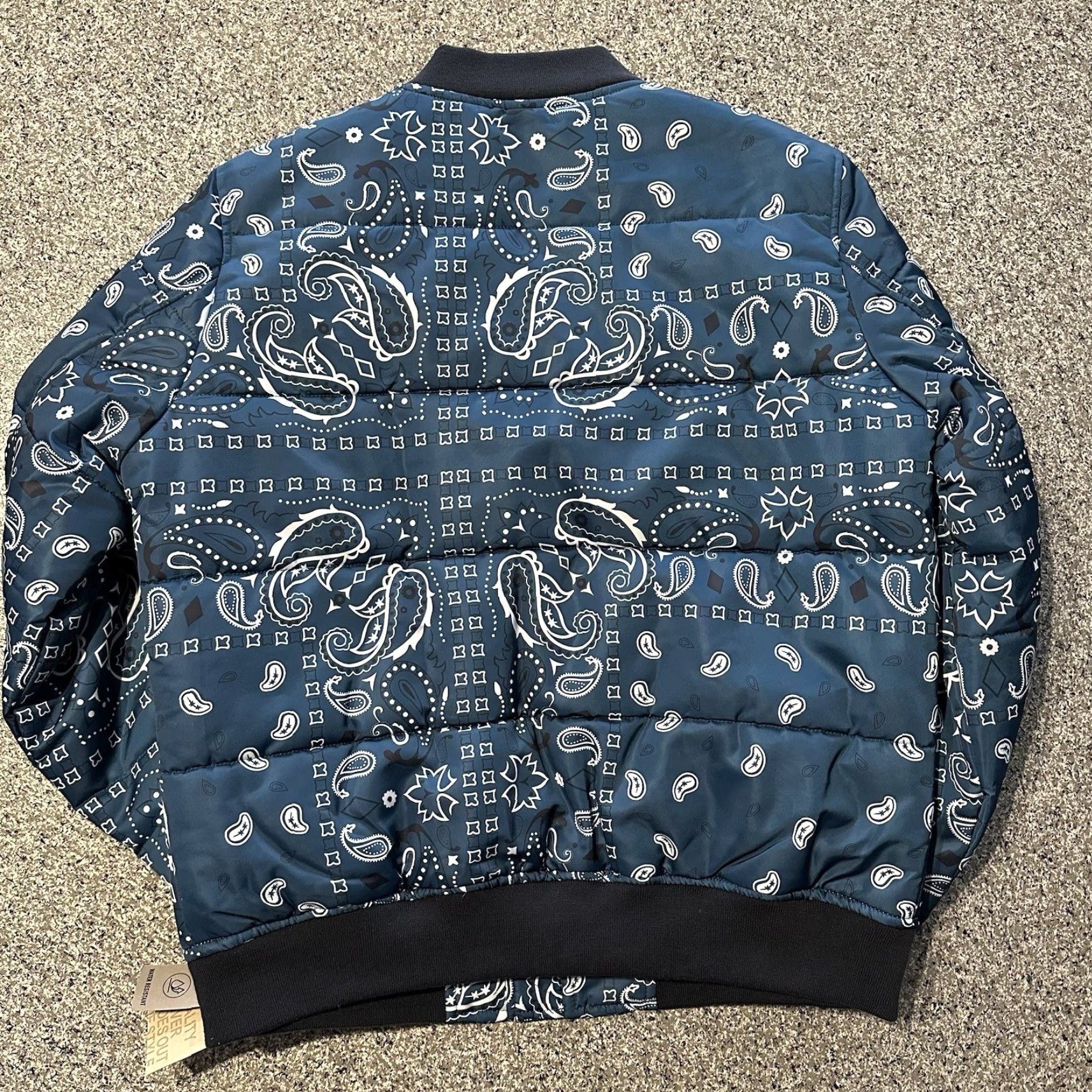 Levi's Levi's Bomber Jacket Mens M Quilted Puffer Blue Satin Bandana Paisley Jacket Size US M / EU 48-50 / 2 - 5 Thumbnail