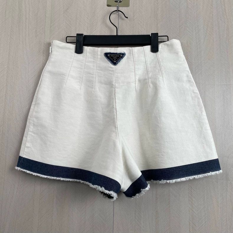 Prada Prada White denim shorts 2505-Nextarrow Size US 26 / EU 42 - 4 Thumbnail