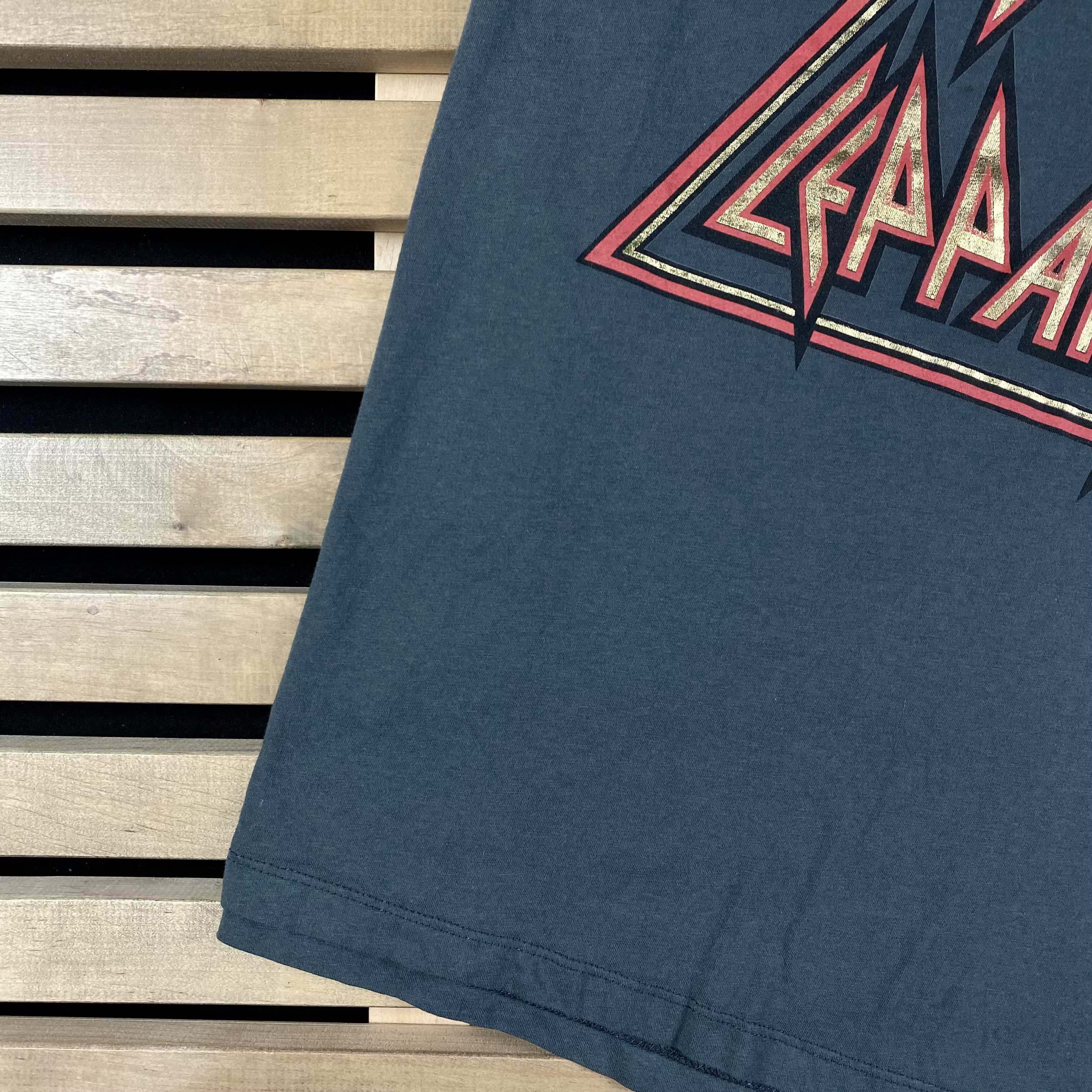 Band Tees × Vintage Mens Vintage T Shirt Def Leppard Size L Size US L / EU 52-54 / 3 - 3 Thumbnail