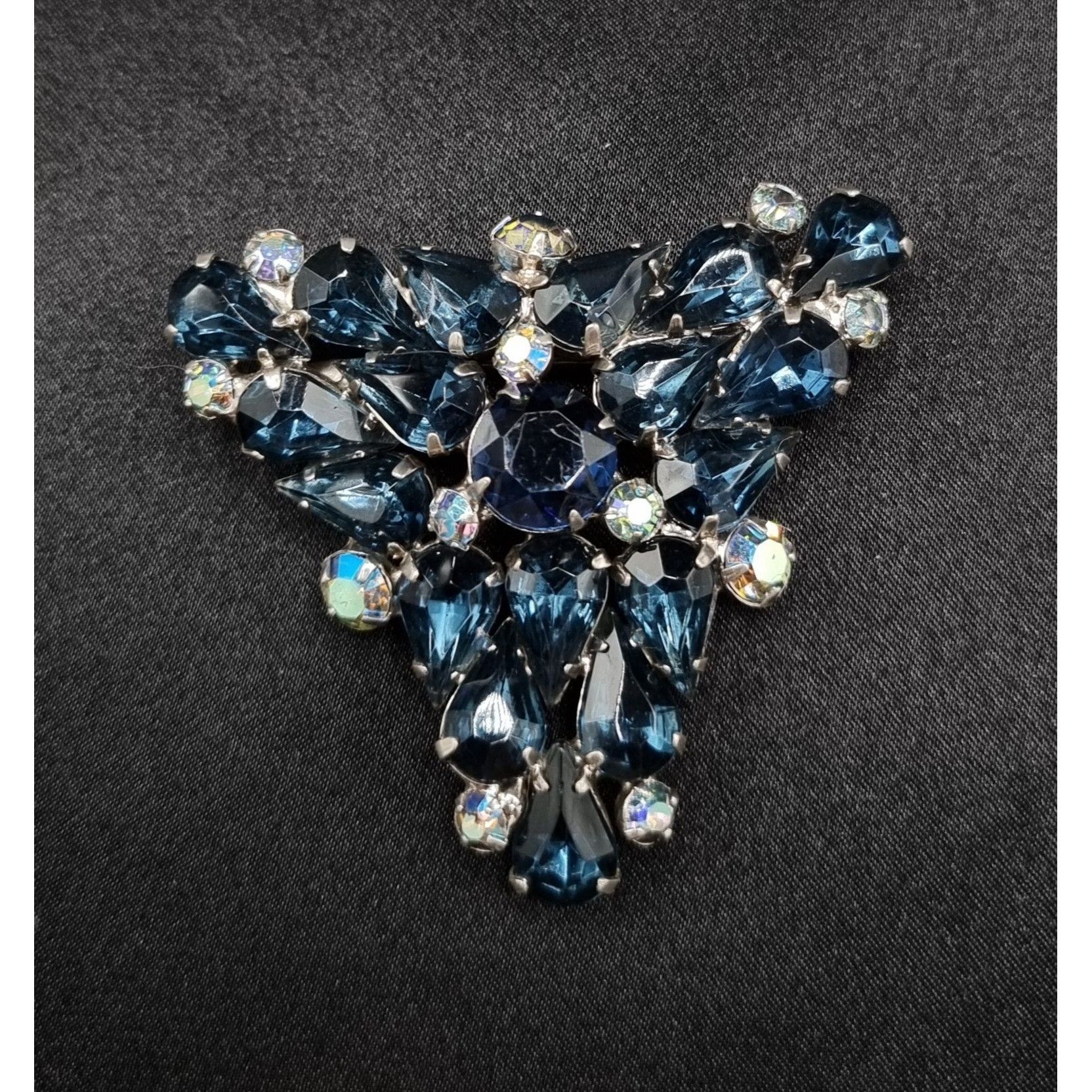 Vintage Rare Find Vintage 1950's Sapphire Blue Rhinestone Brooch Wit Size ONE SIZE - 2 Thumbnail