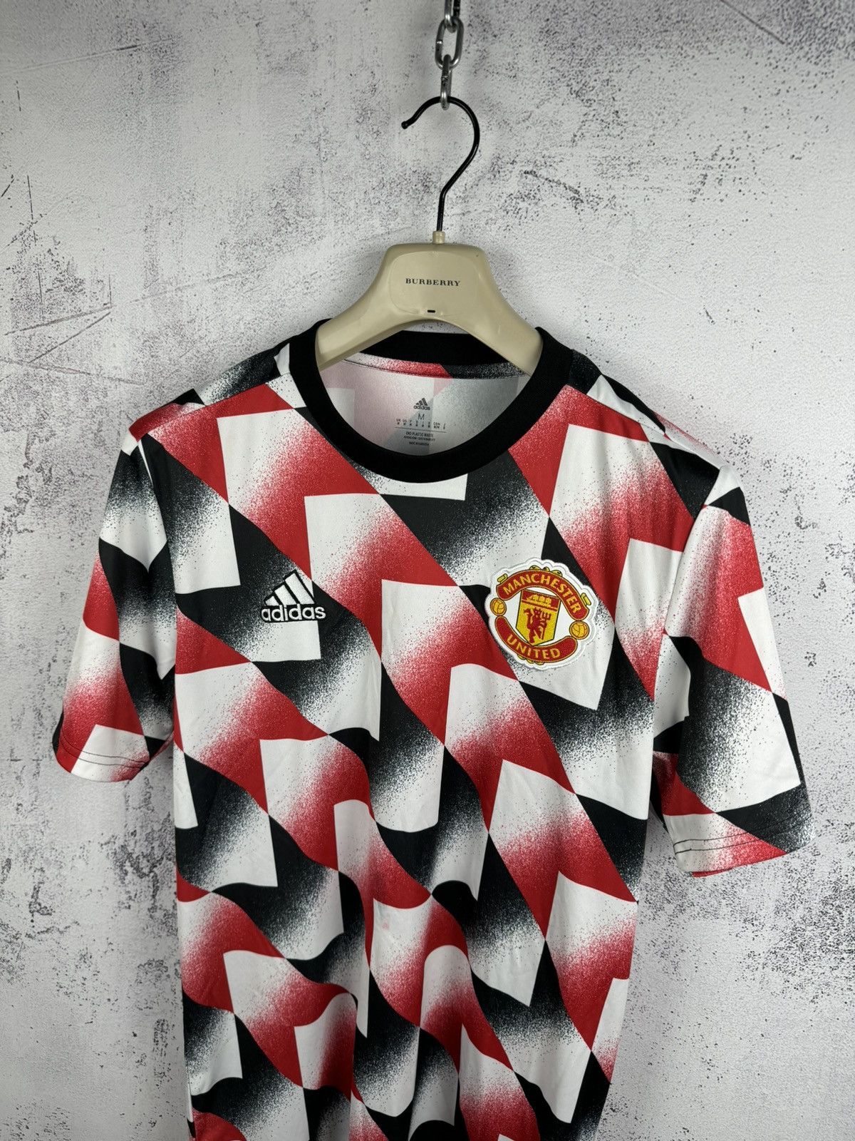 Adidas Adidas Manchester United 2022 Pre-Match Soccer Jersey size M Size US M / EU 48-50 / 2 - 12 Thumbnail