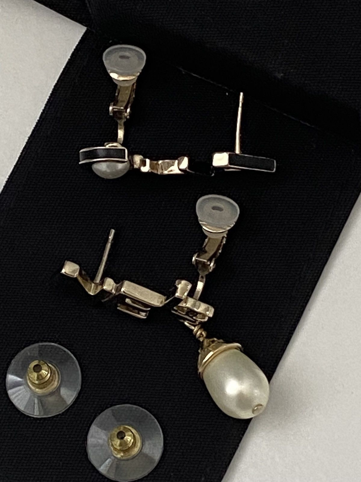 Chanel Authentic Chanel earrings Size ONE SIZE - 14 Thumbnail