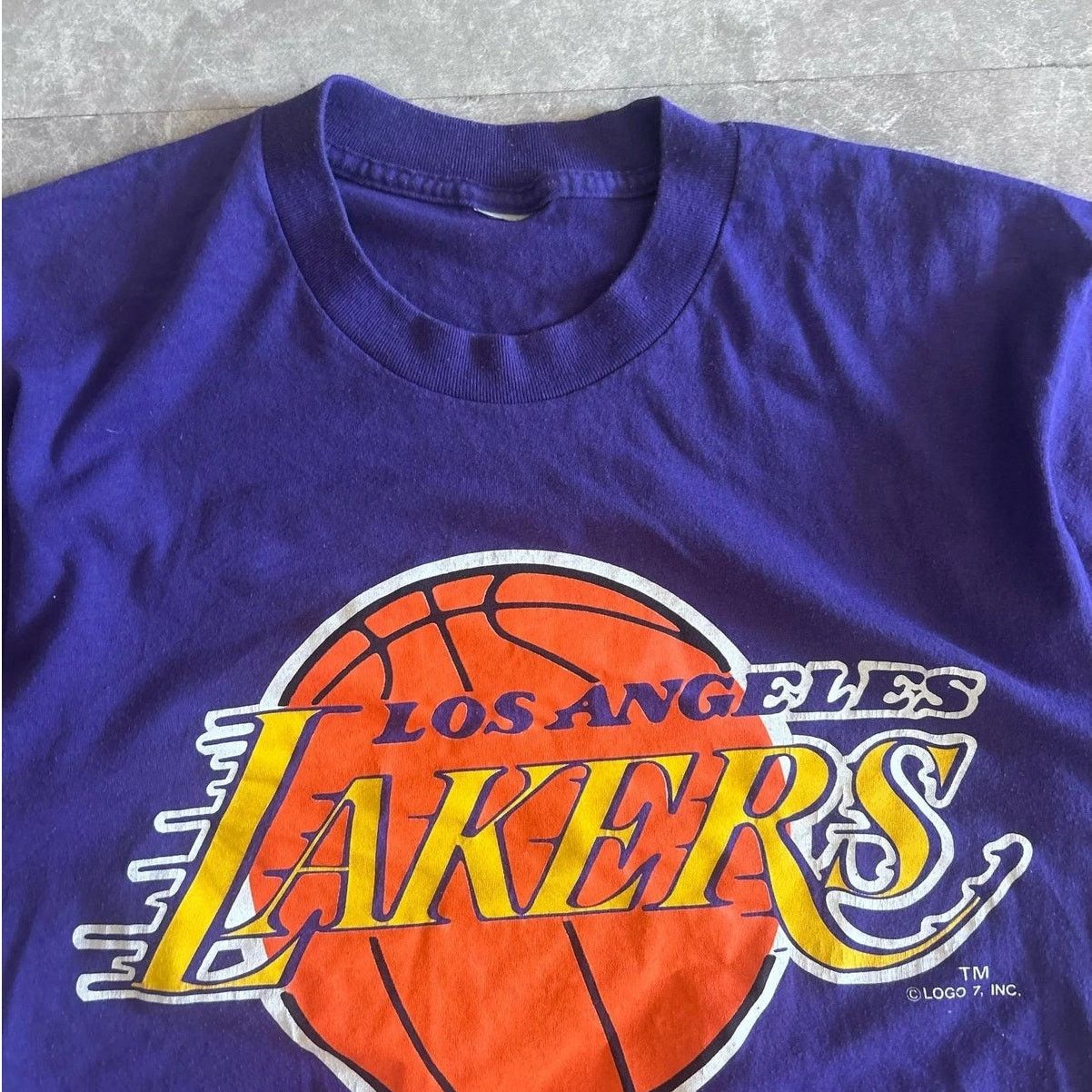 Vintage 90s Vintage Los Angeles Lakers Purple T Shirt Size M Size US M / EU 48-50 / 2 - 2 Thumbnail