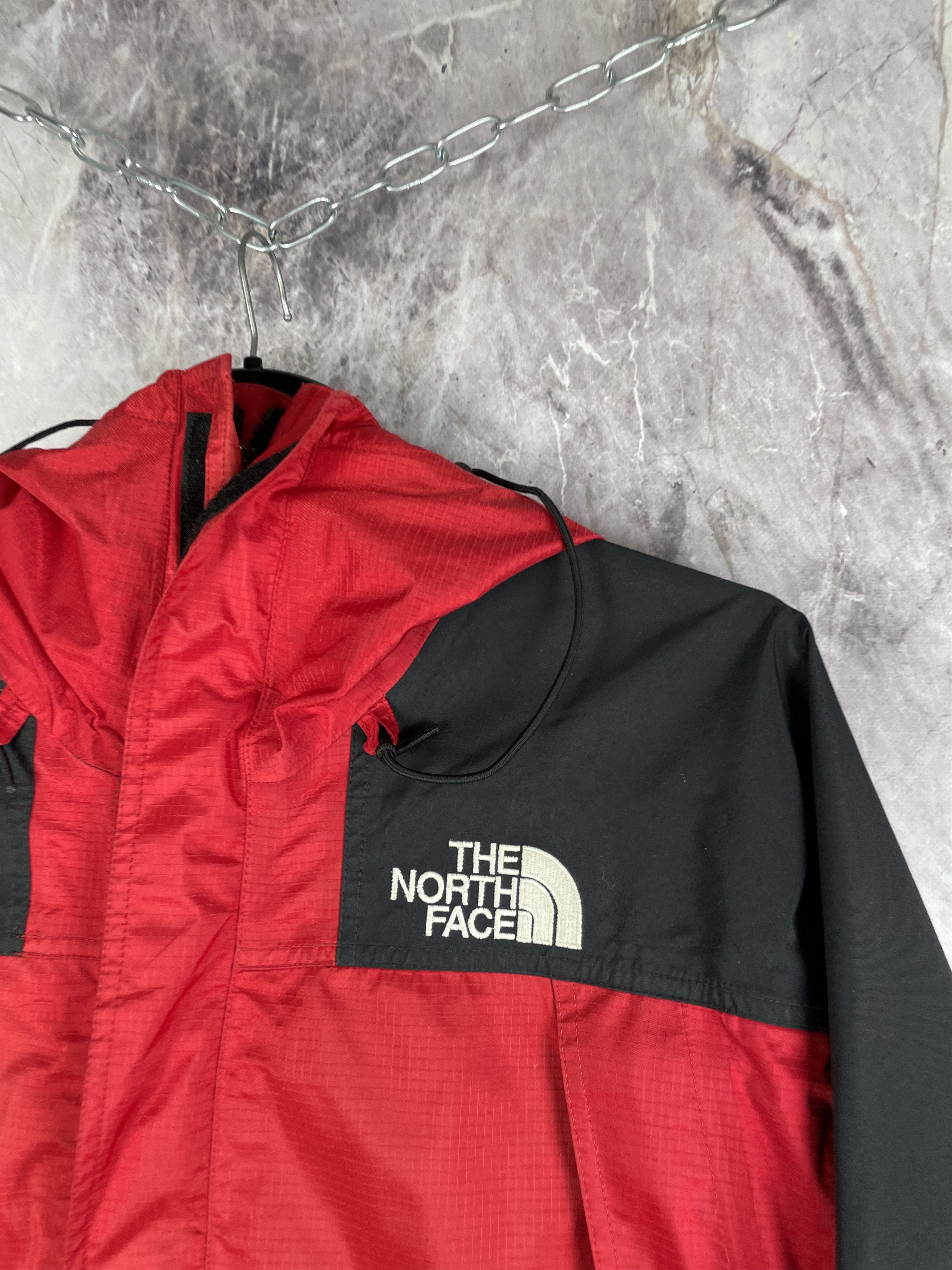The North Face 90s The North Face Mountain Light Gore-Tex Red Ski Jacket Size US M / EU 48-50 / 2 - 4 Thumbnail