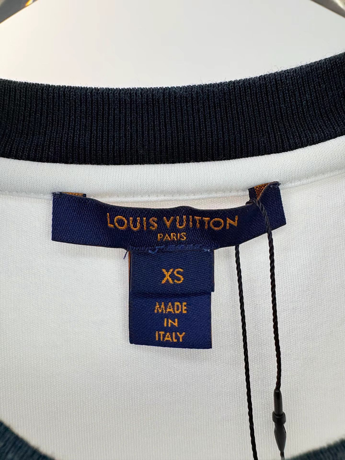Louis Vuitton LV Valentine's Day Embroidered Short Sleeve K1 Size XS / US 0-2 / IT 36-38 - 3 Thumbnail